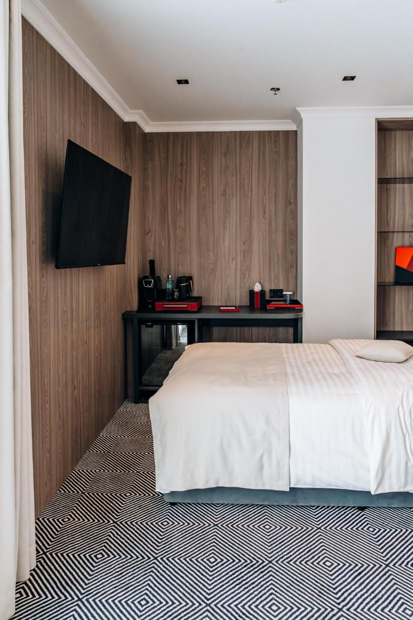 Economy Single Room - Photo 13