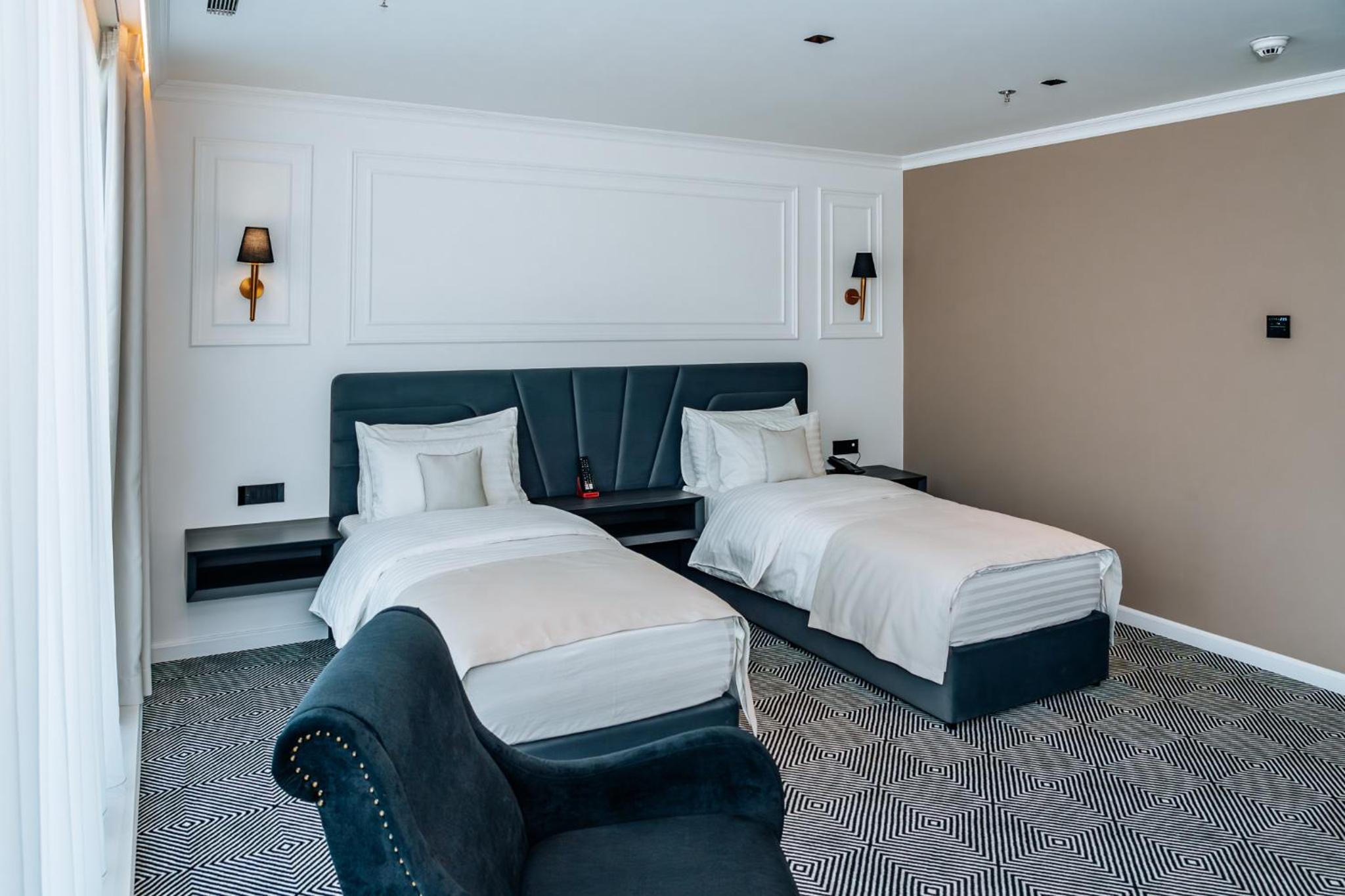 Standard Twin Room - Photo 16