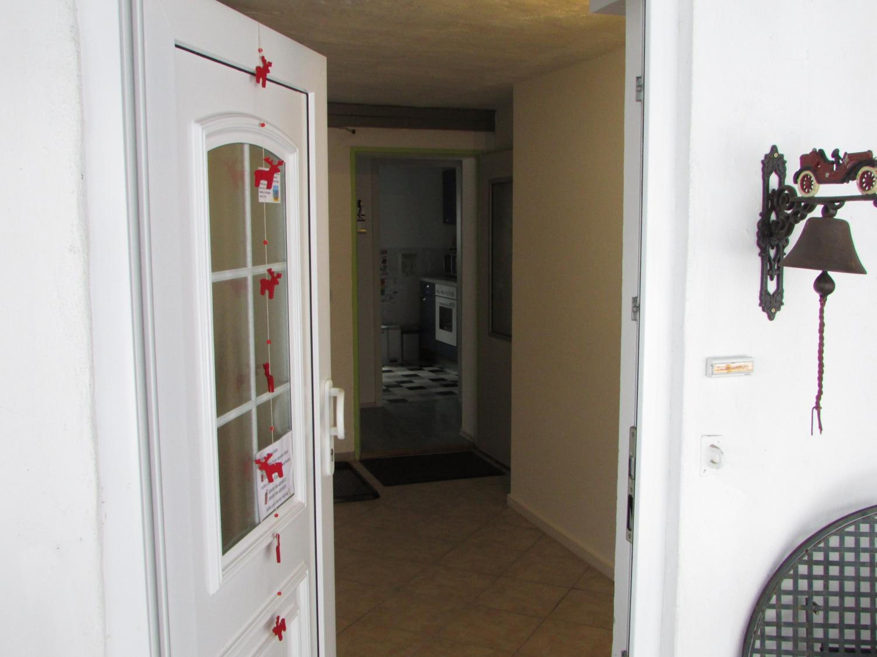 Apartment with Mountain View - Photo 11