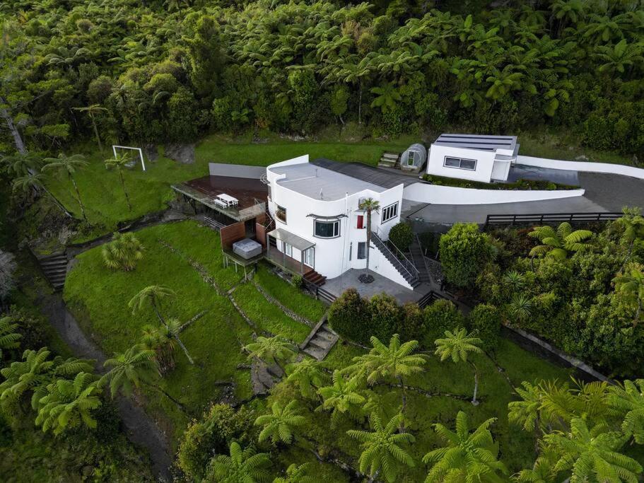 Three-Bedroom Villa photo 1