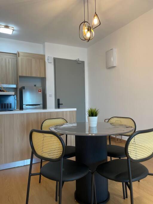 Three-Bedroom Apartment photo 2