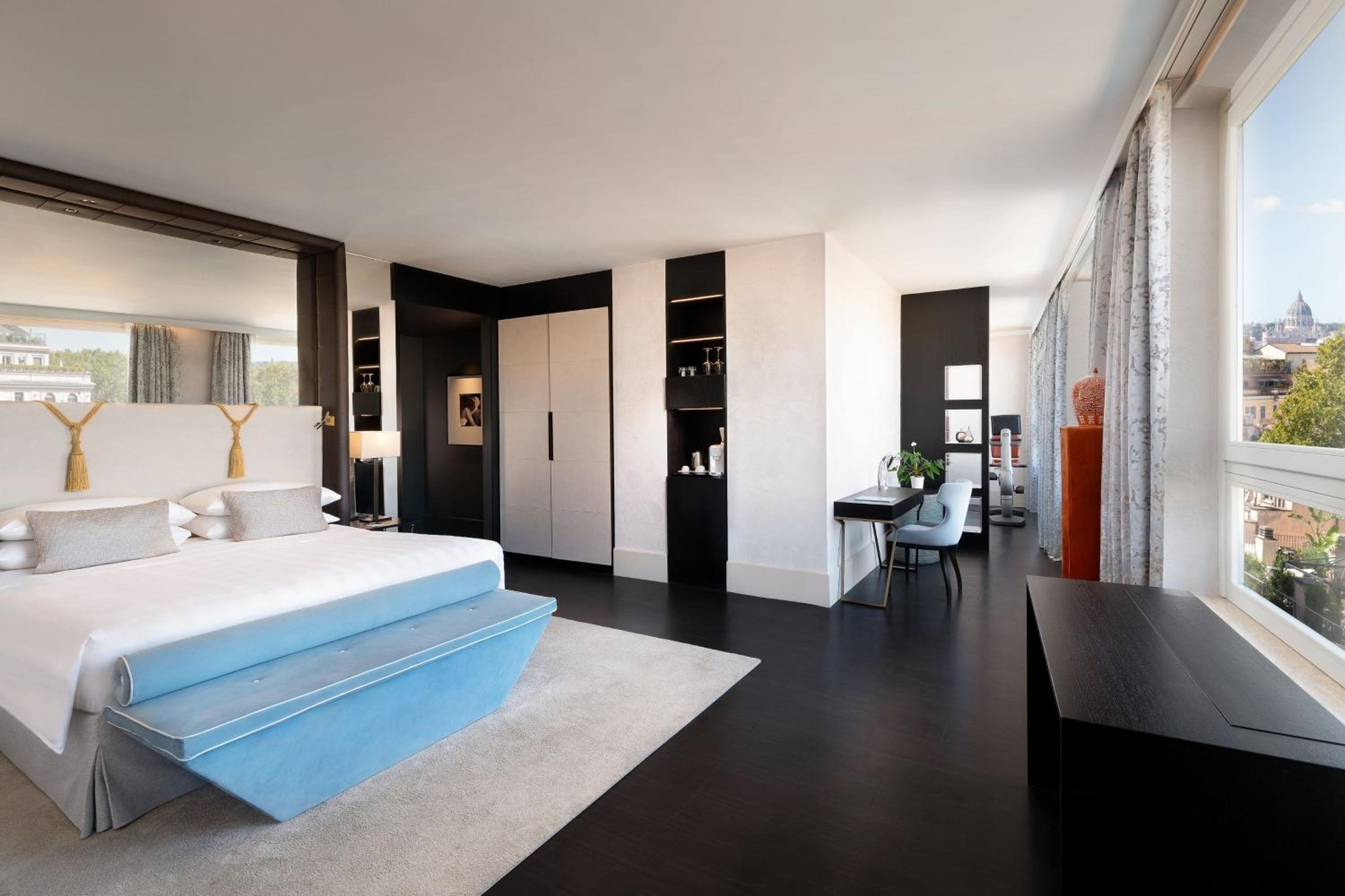 One-Bedroom King Suite with City View