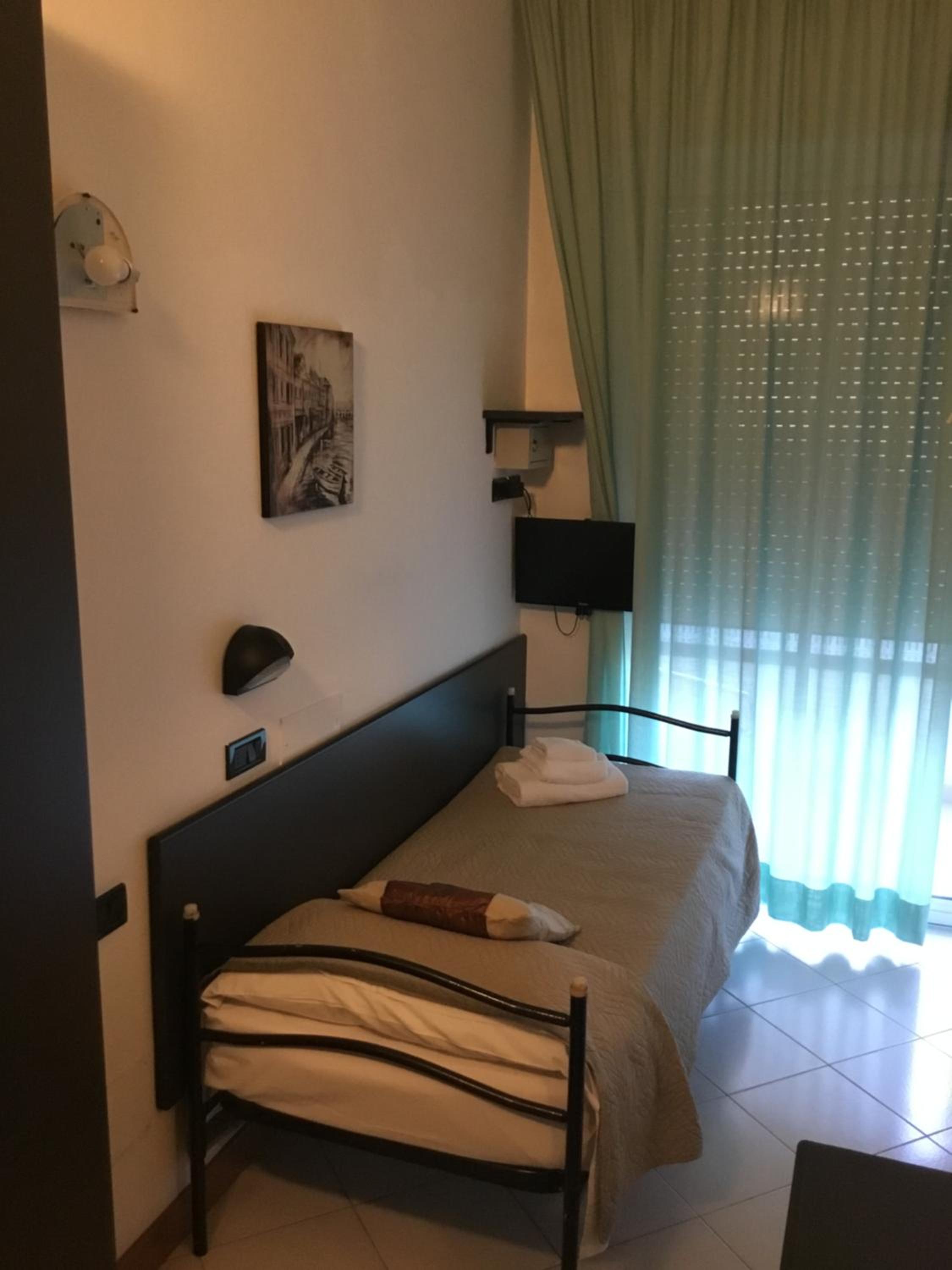 Economy Single Room
