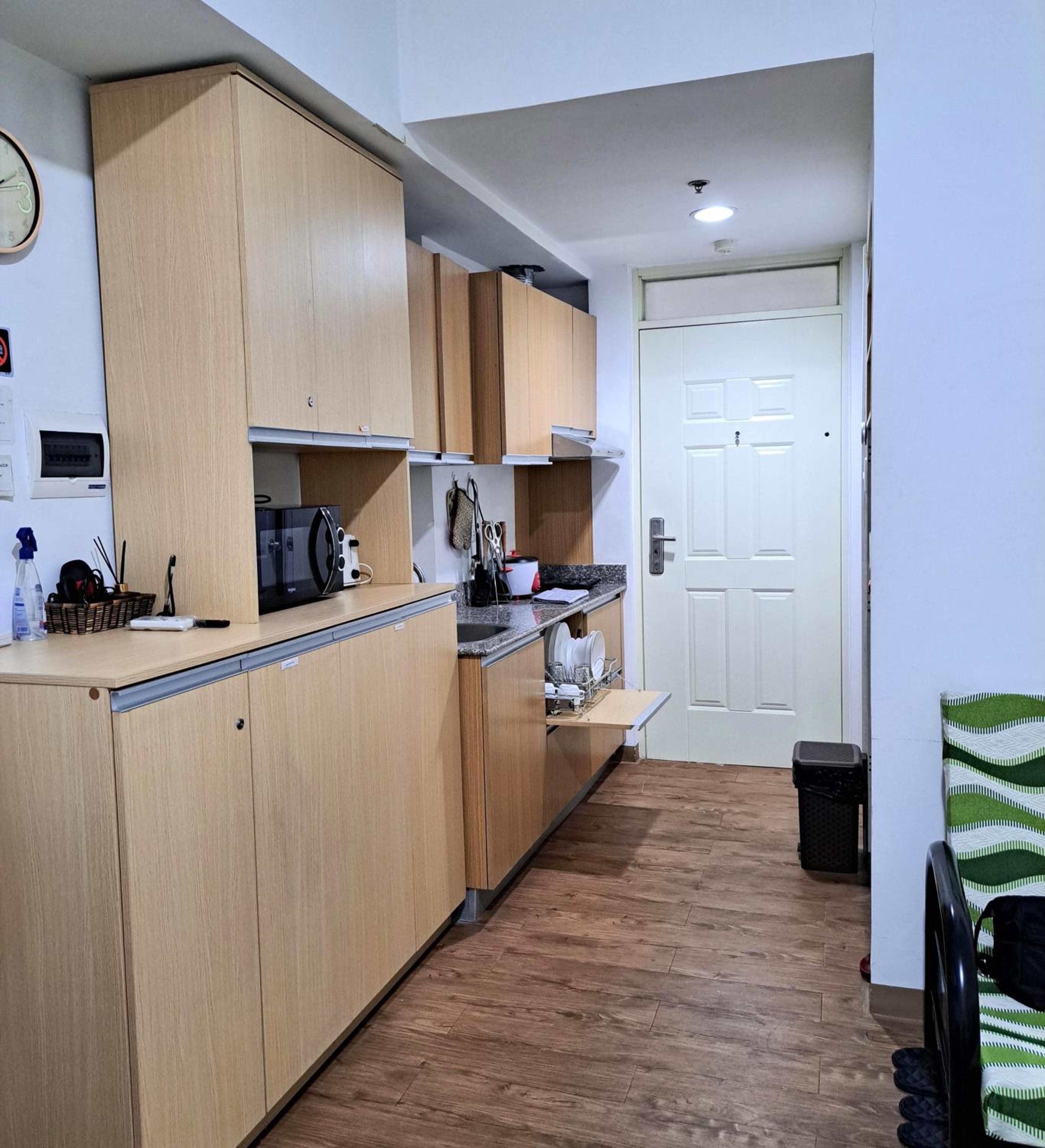 Studio Apartment - Photo 22