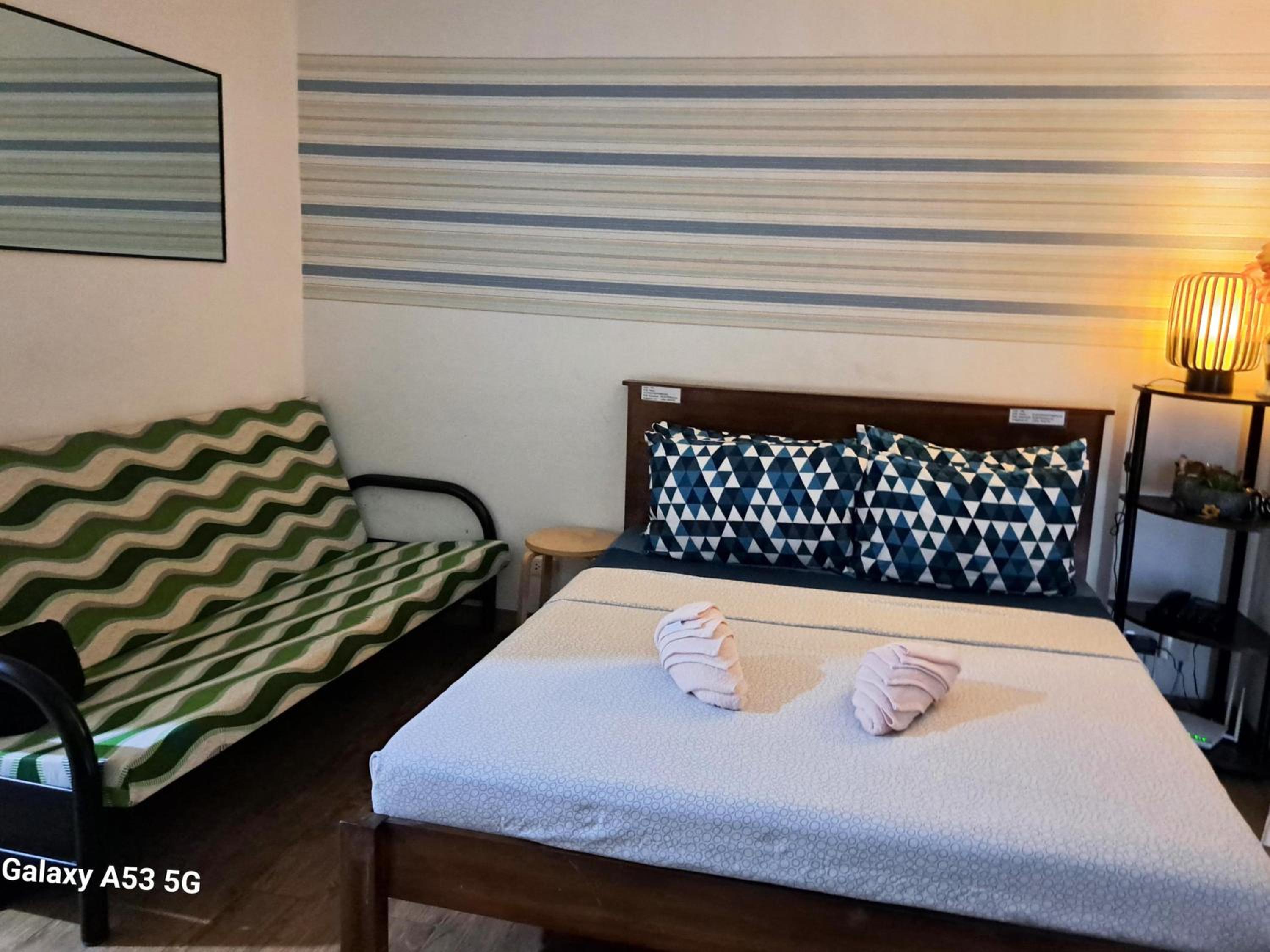 Studio Apartment - Photo 24