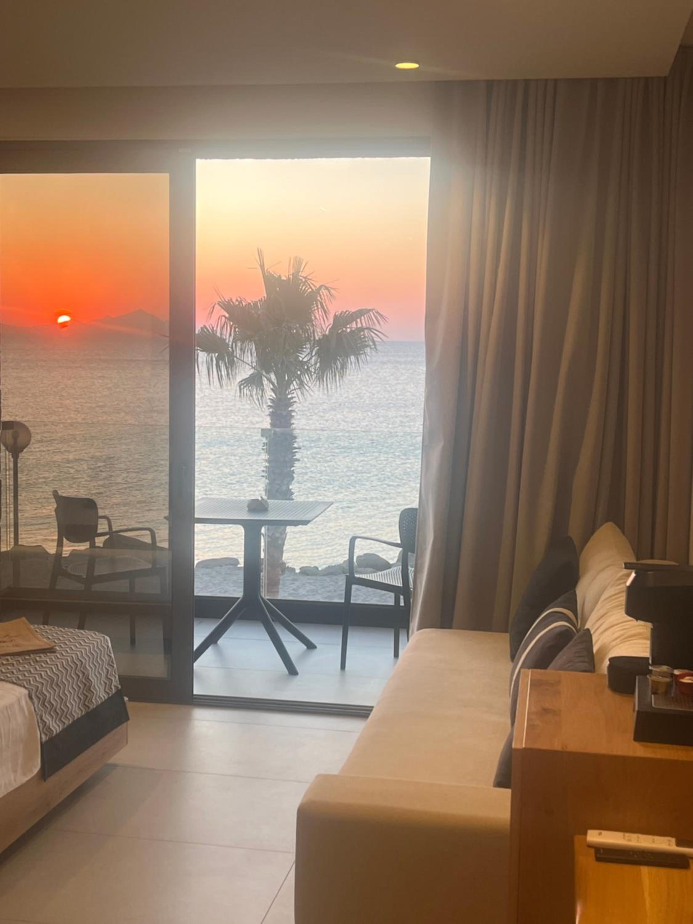 Deluxe Double Room with Balcony and Sea View - Photo 5