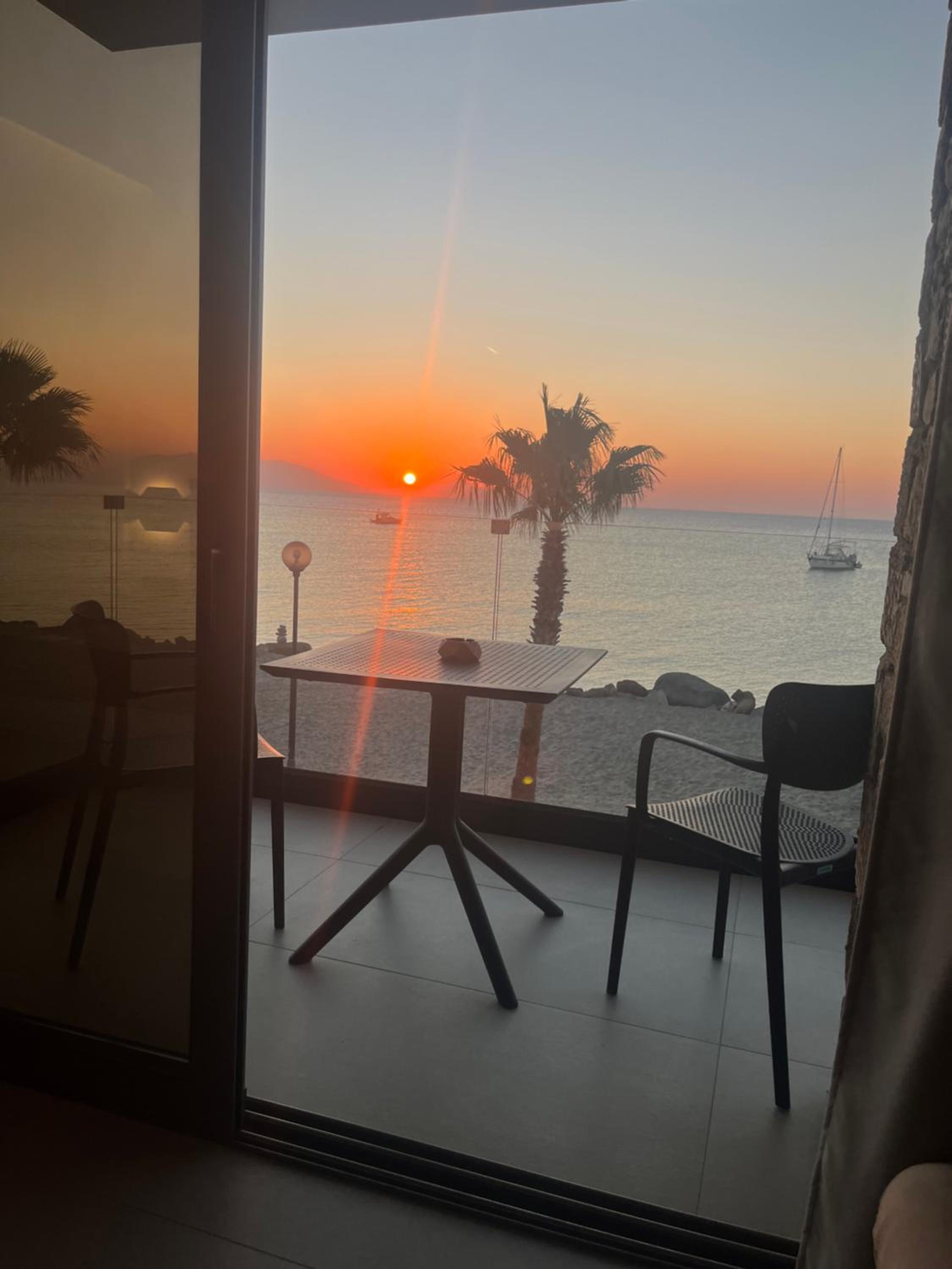 Deluxe Double Room with Balcony and Sea View - Photo 4