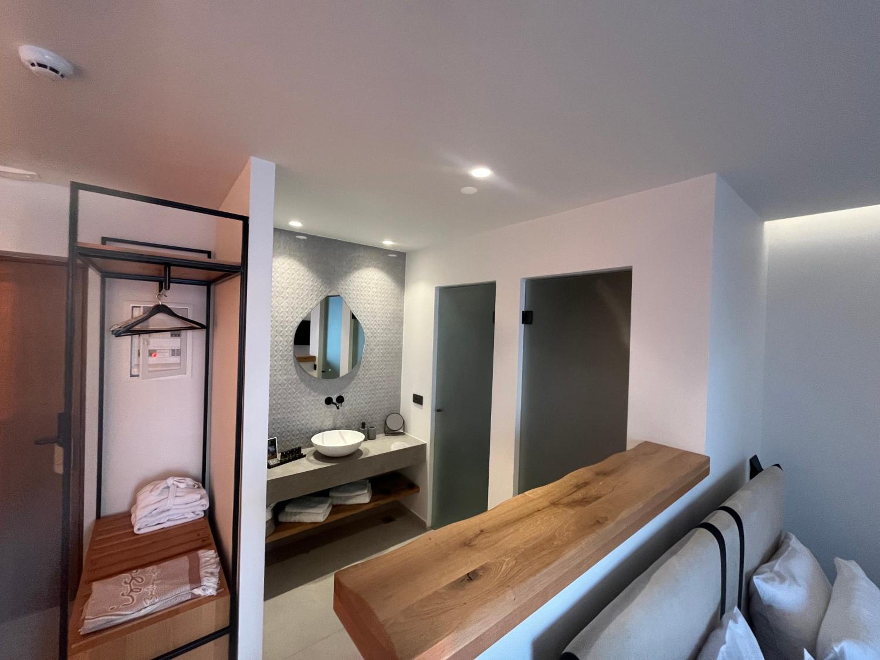 Deluxe Double Room - Photo 1