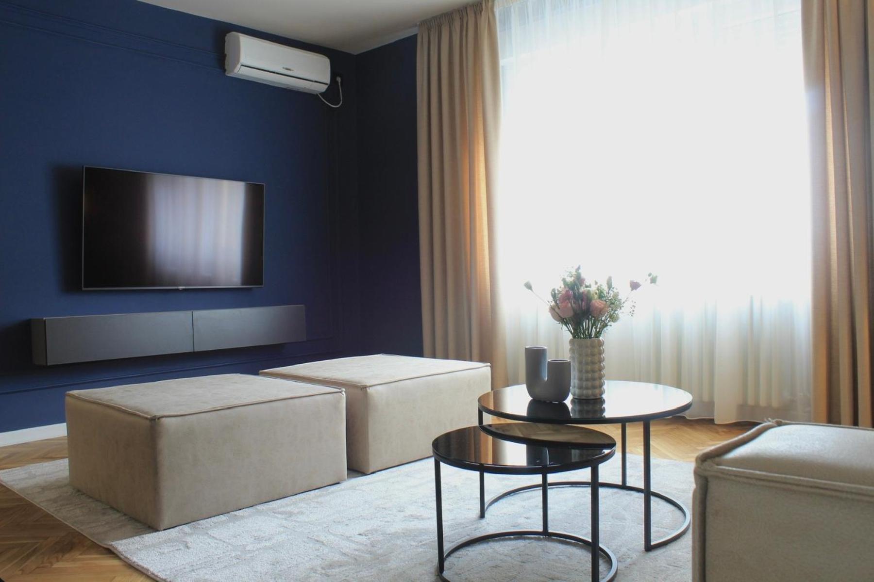 One-Bedroom Apartment photo 1