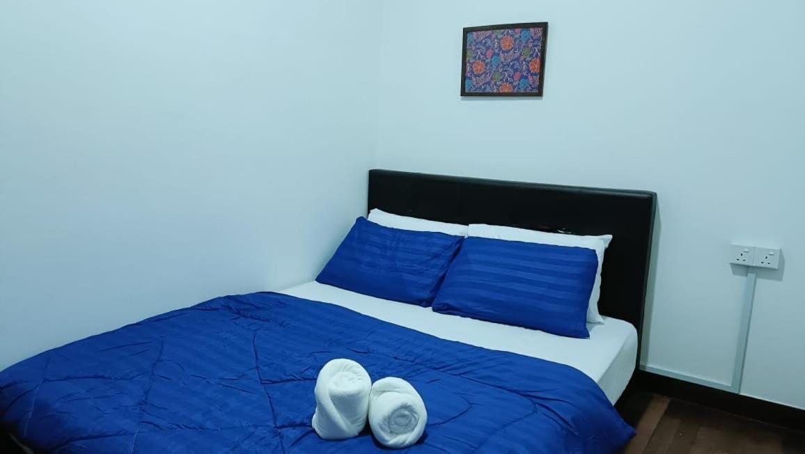 Two-Bedroom Apartment - Photo 2