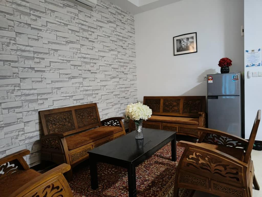 One-Bedroom Apartment - Photo 4