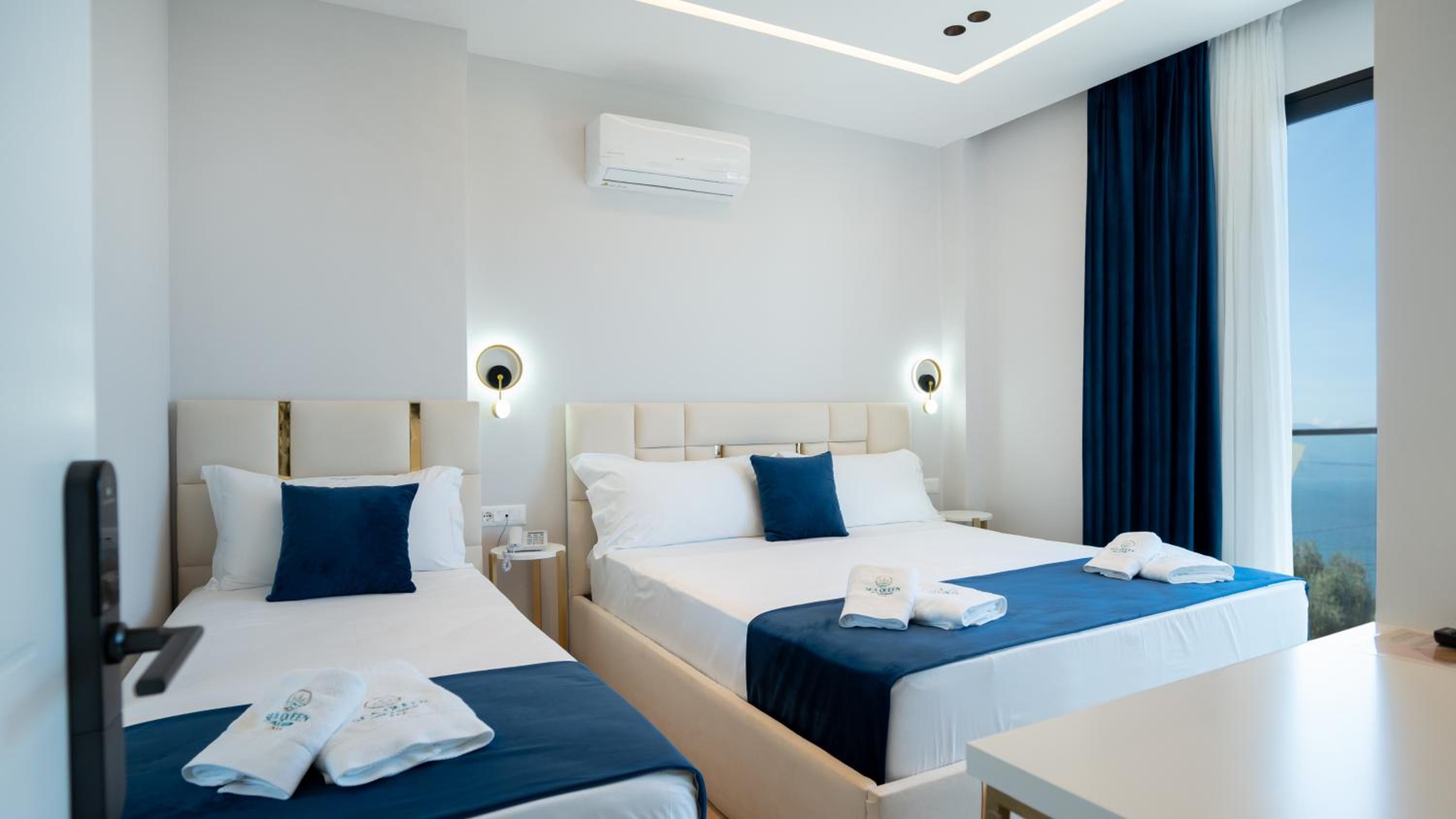 Deluxe Triple Room with Sea View
