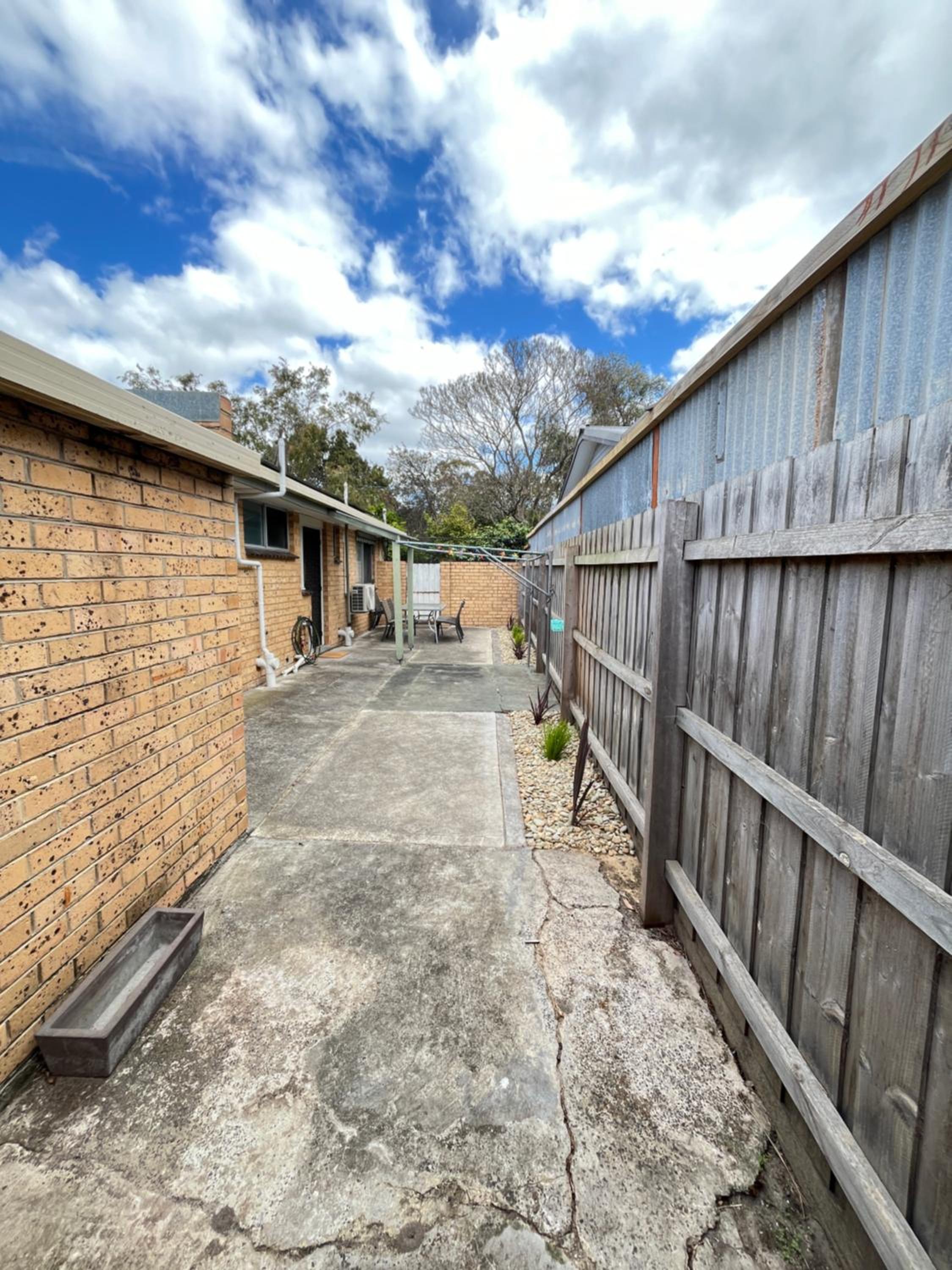 Three-Bedroom House photo 3