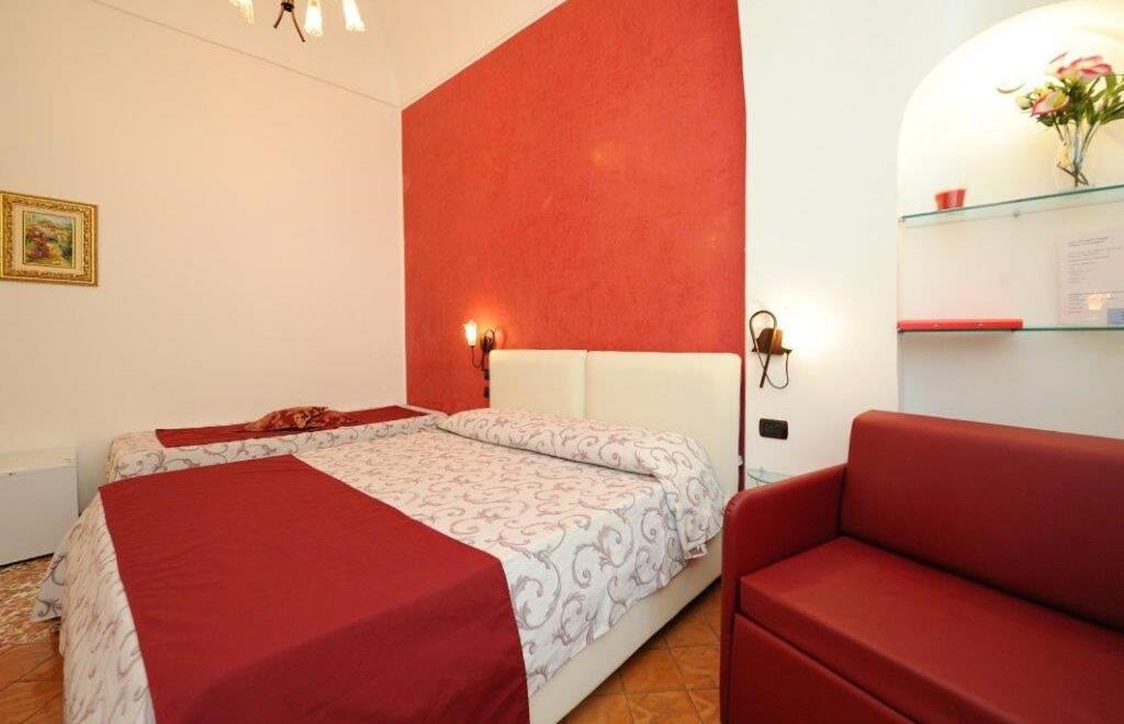 Deluxe King Room photo 2