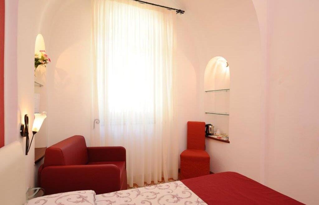 Deluxe King Room photo 3