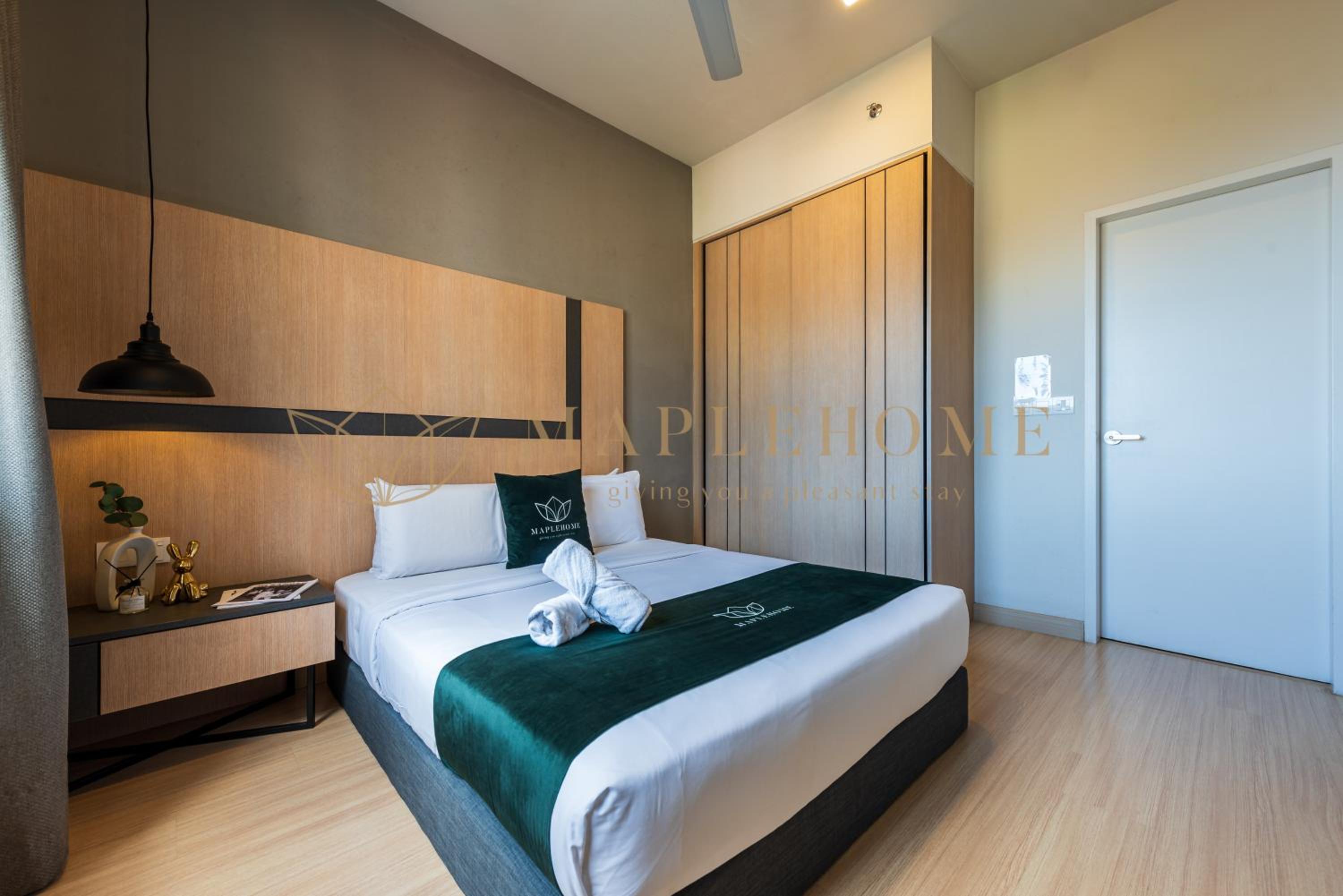 Premier One-Bedroom Suite photo 2
