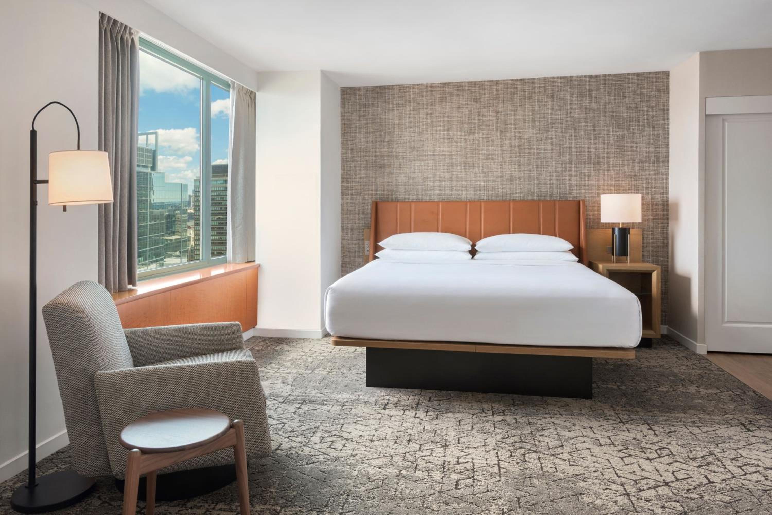 High Floor One Bedroom Suite, High Floor, Suite, 1 King, Sofa bed thumbnail 5