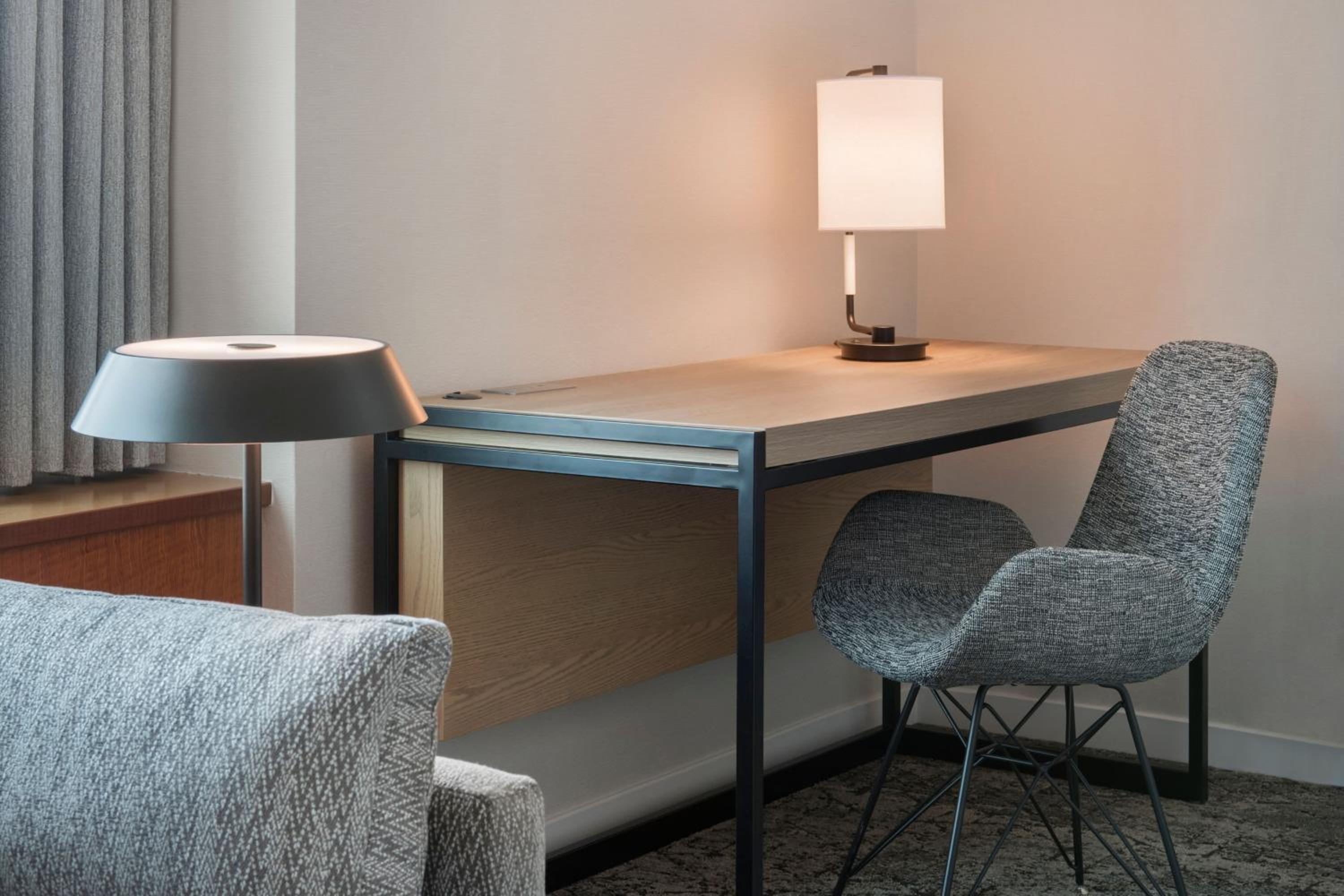 High Floor Executive Suite, High Floor, 1 Bedroom Executive Suite thumbnail 5