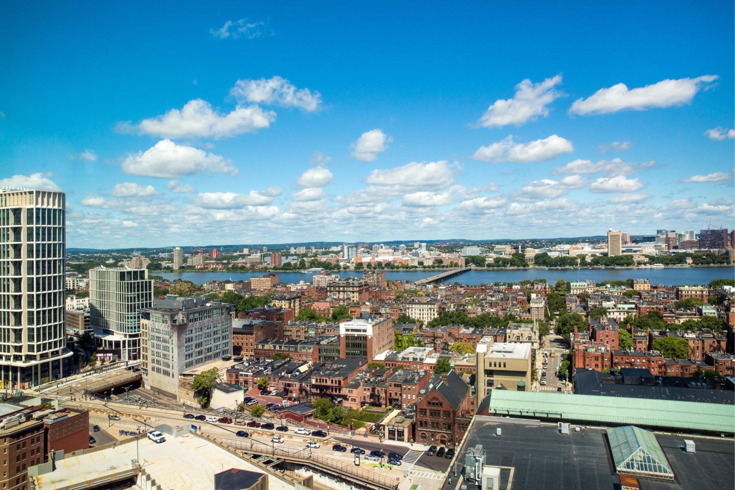 Premium King Room with Charles River View - Hearing Accessible - Photo 8