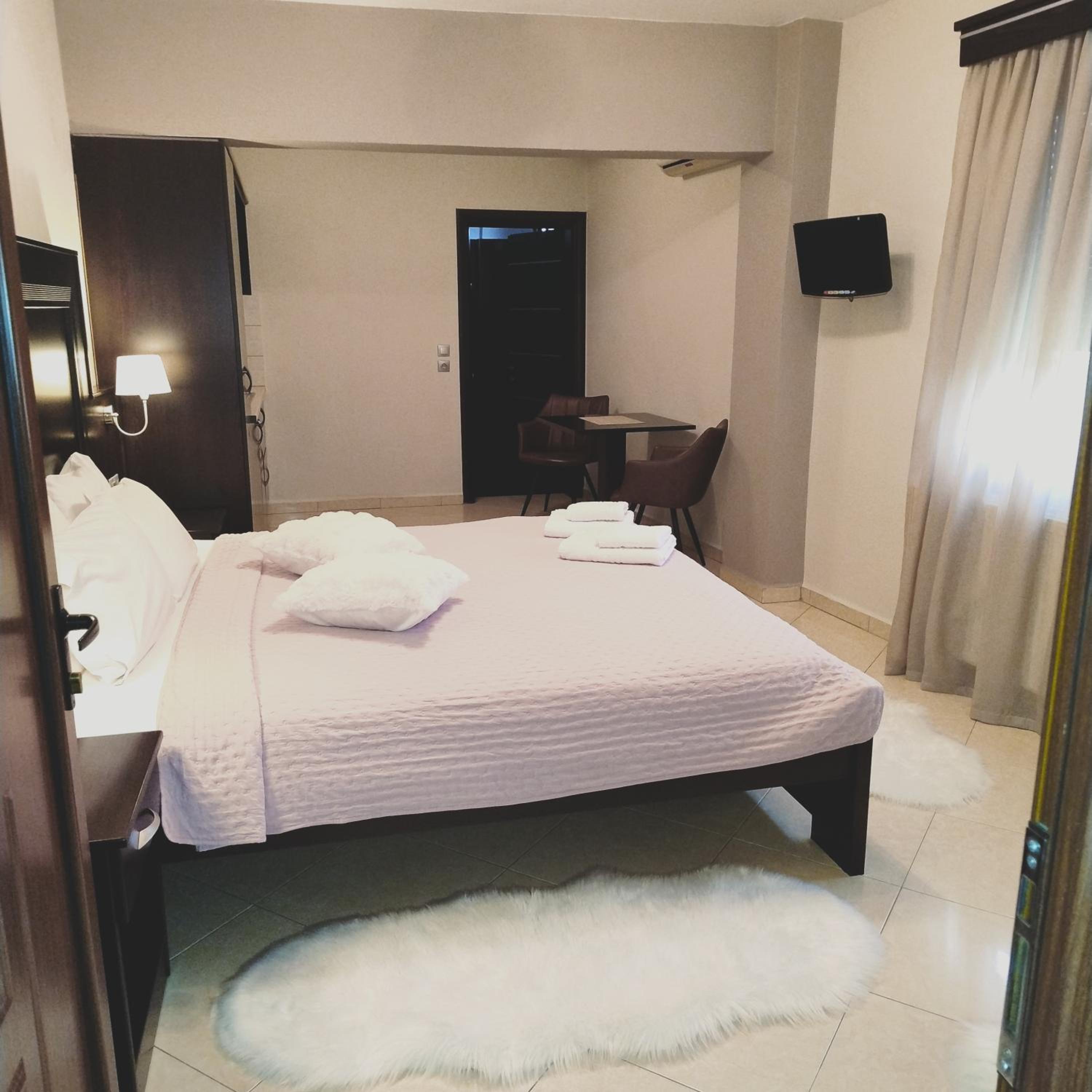 Deluxe Studio