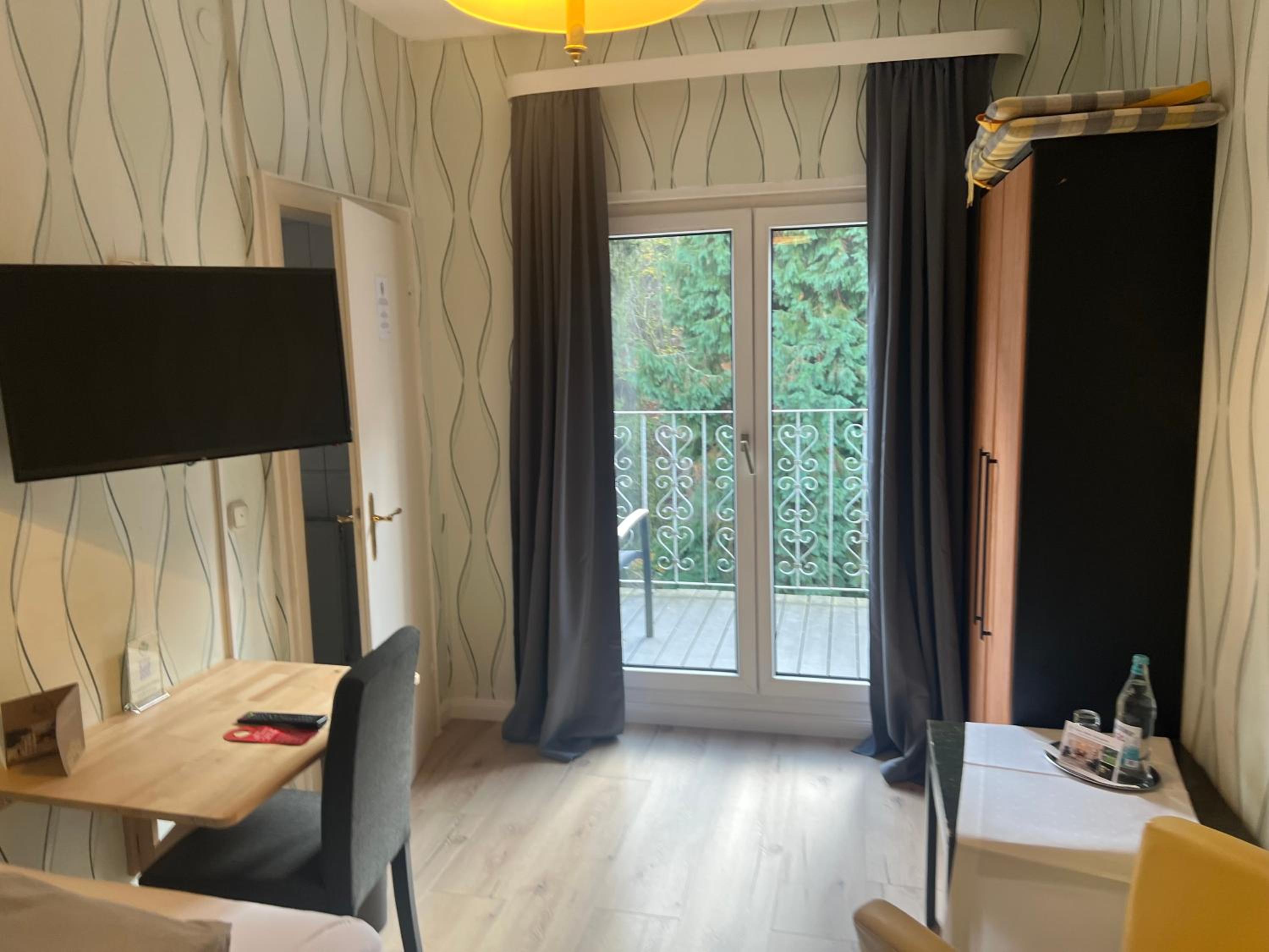 Single Room with Balcony photo 1