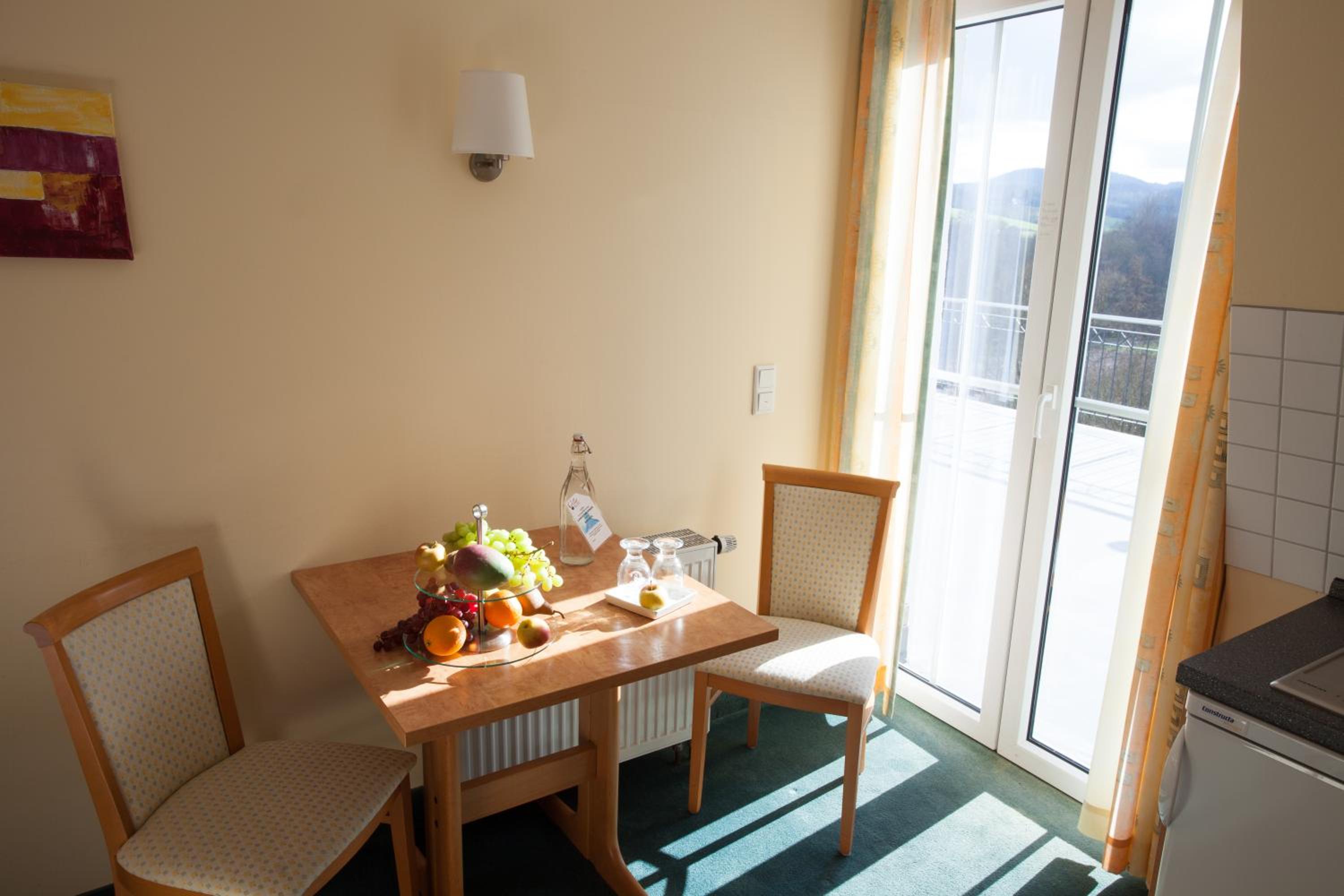 Apartment with Terrace - Photo 18