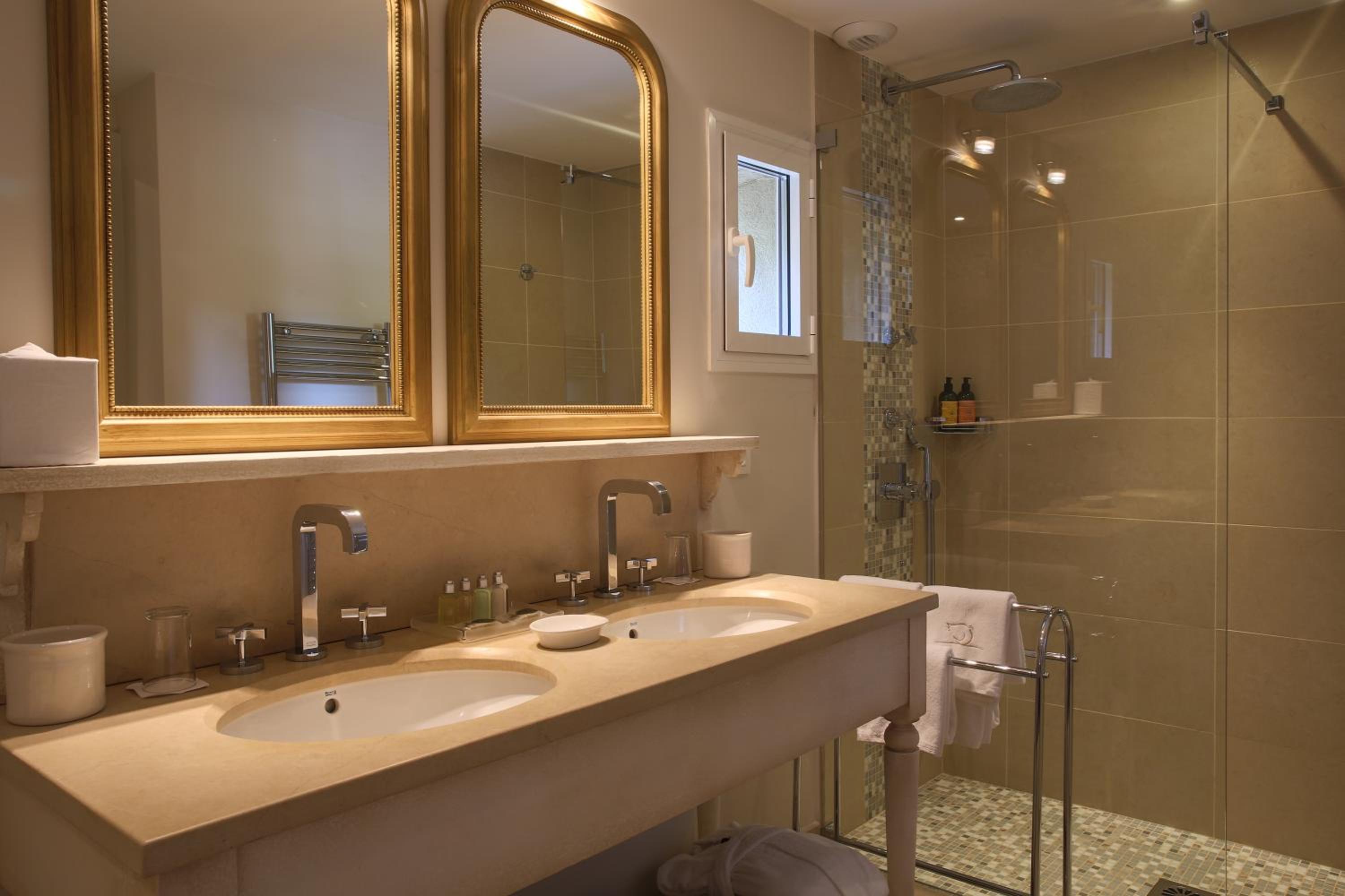 Superior Family Room - Free Access to Spa and Private Beach photo 2