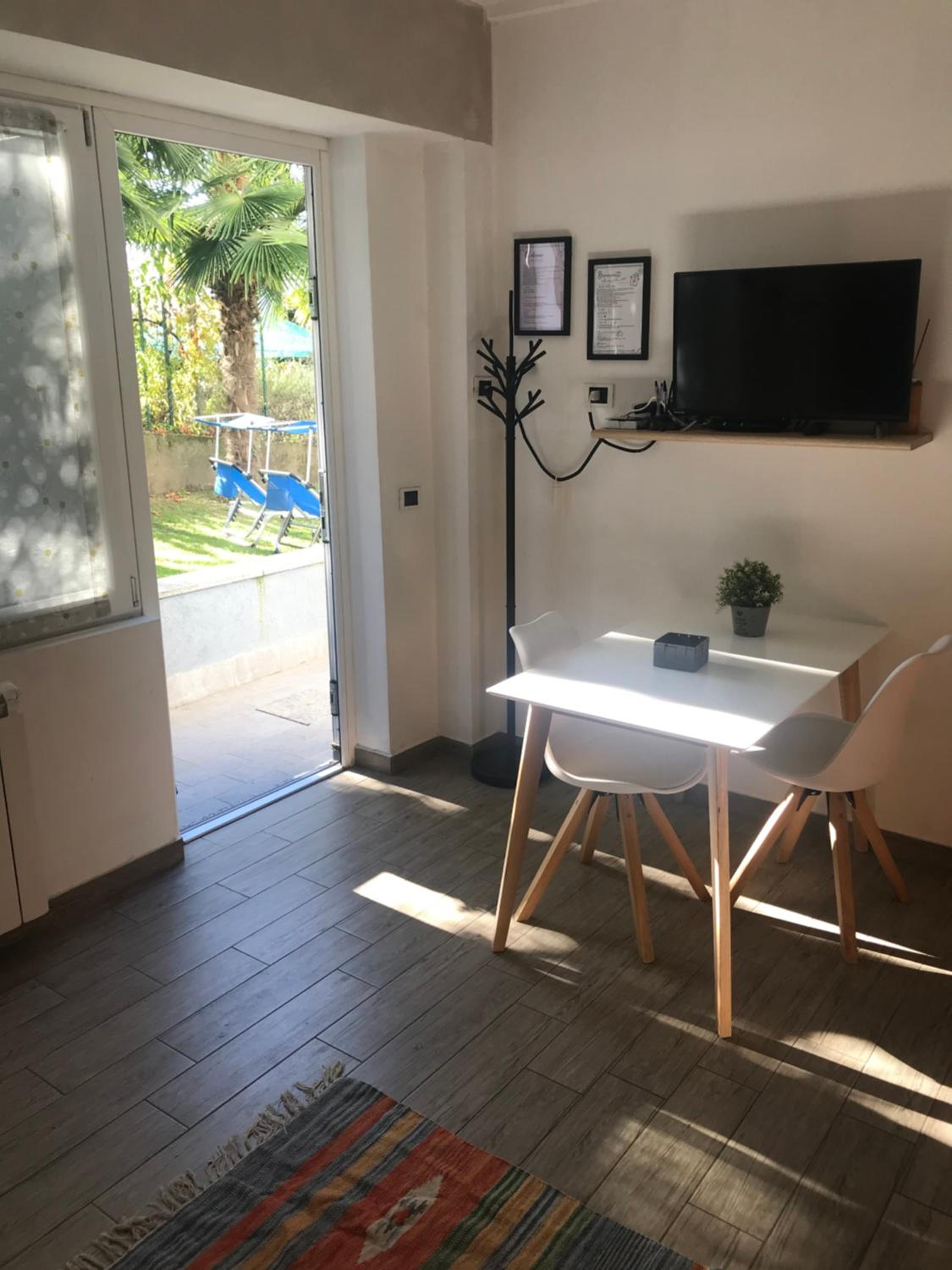 One-Bedroom Apartment photo 2