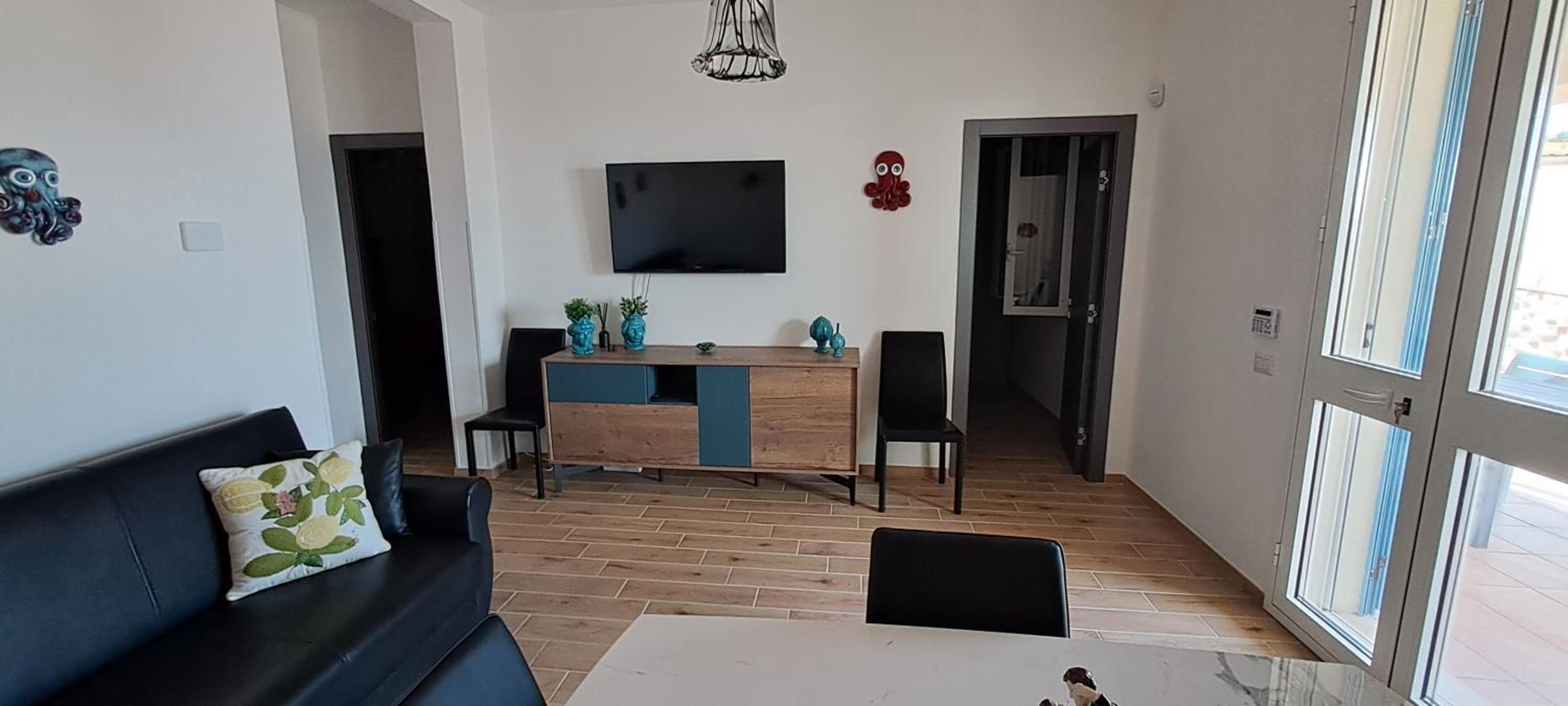 Two-Bedroom House photo 2