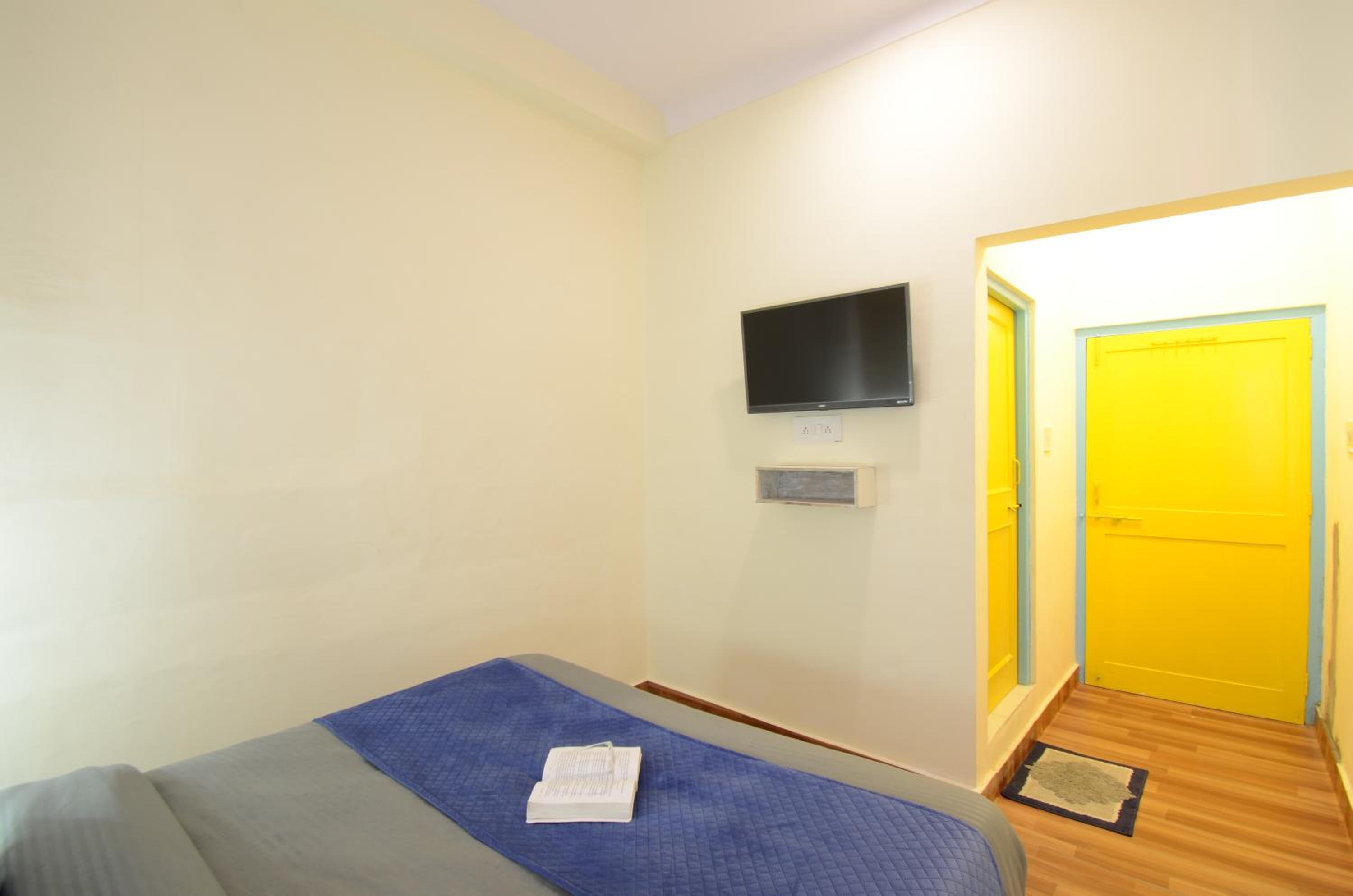 Standard Double Room - Photo 7