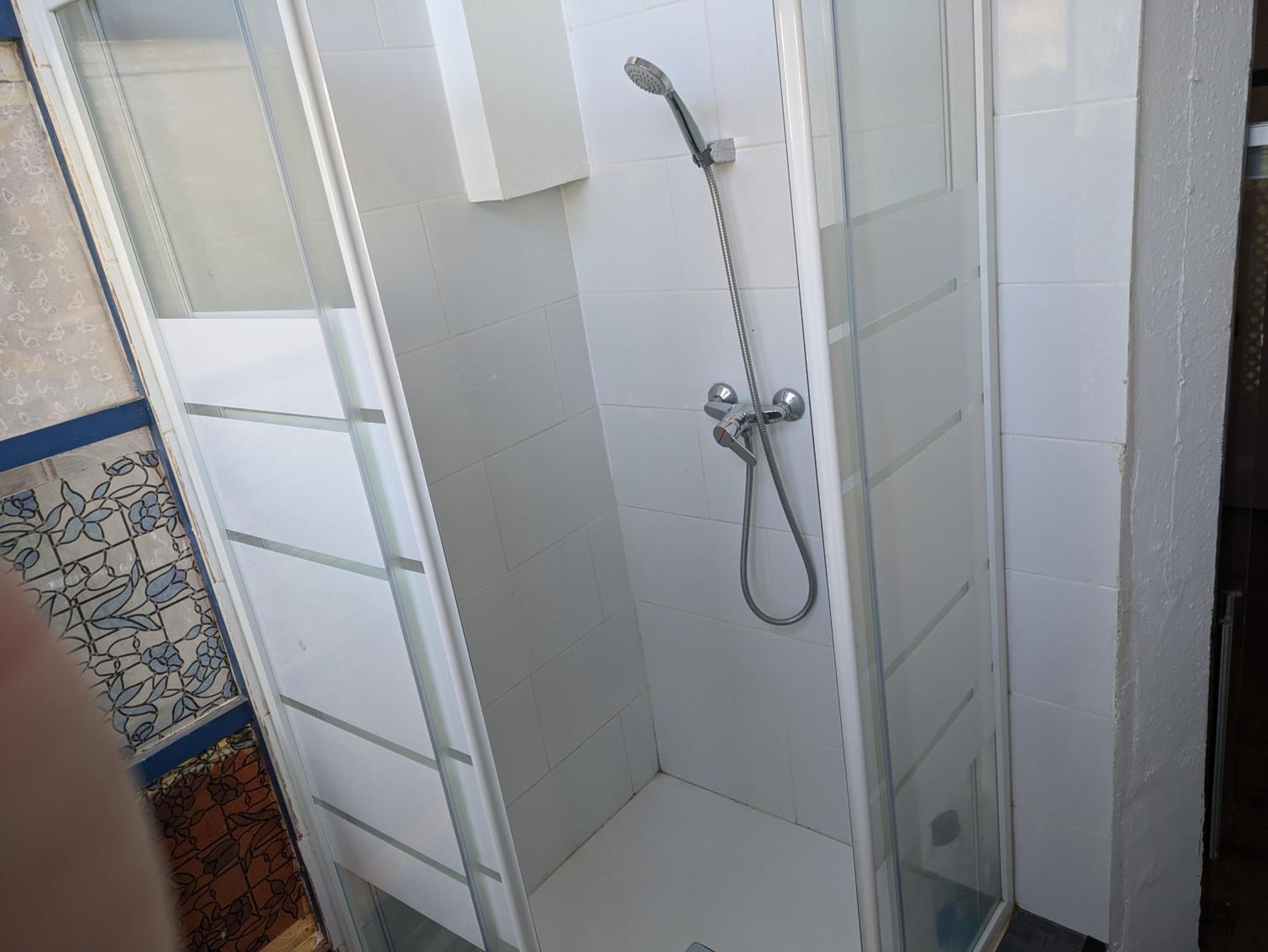 Single Room with Private Bathroom photo 3