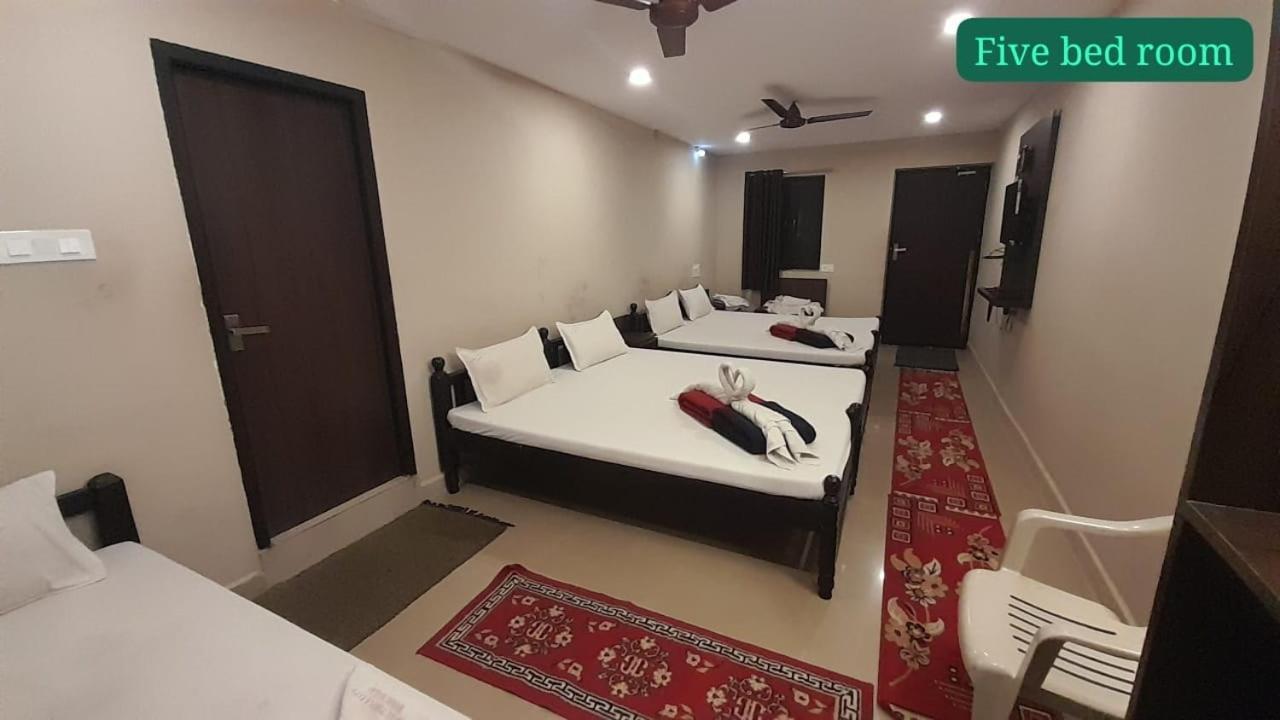 Deluxe Family Room - Photo 5