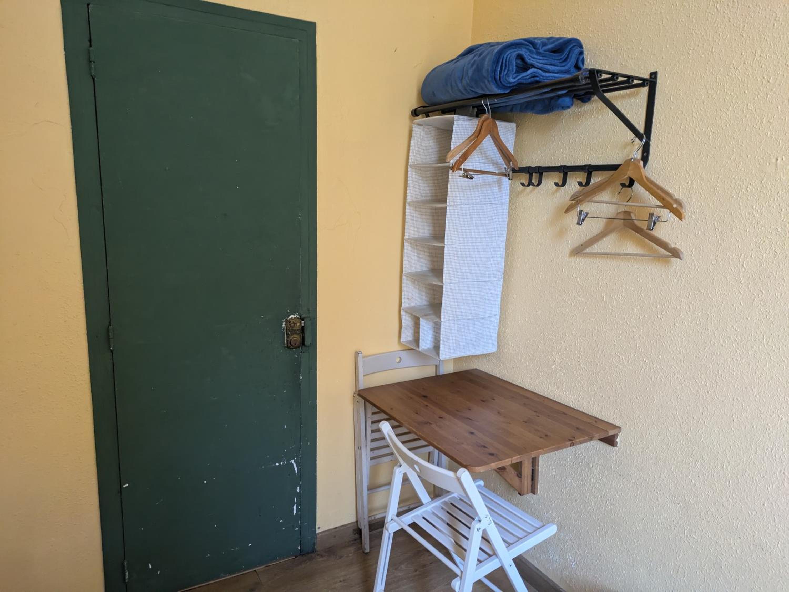 Double Room with Shared Bathroom photo 2