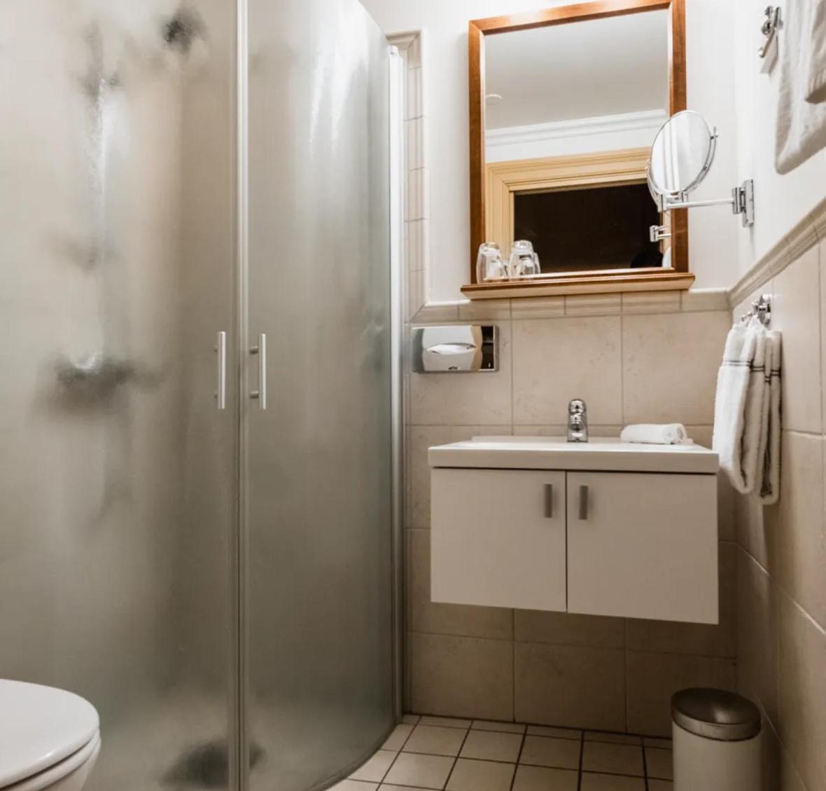 Deluxe Double Room with Balcony photo 2
