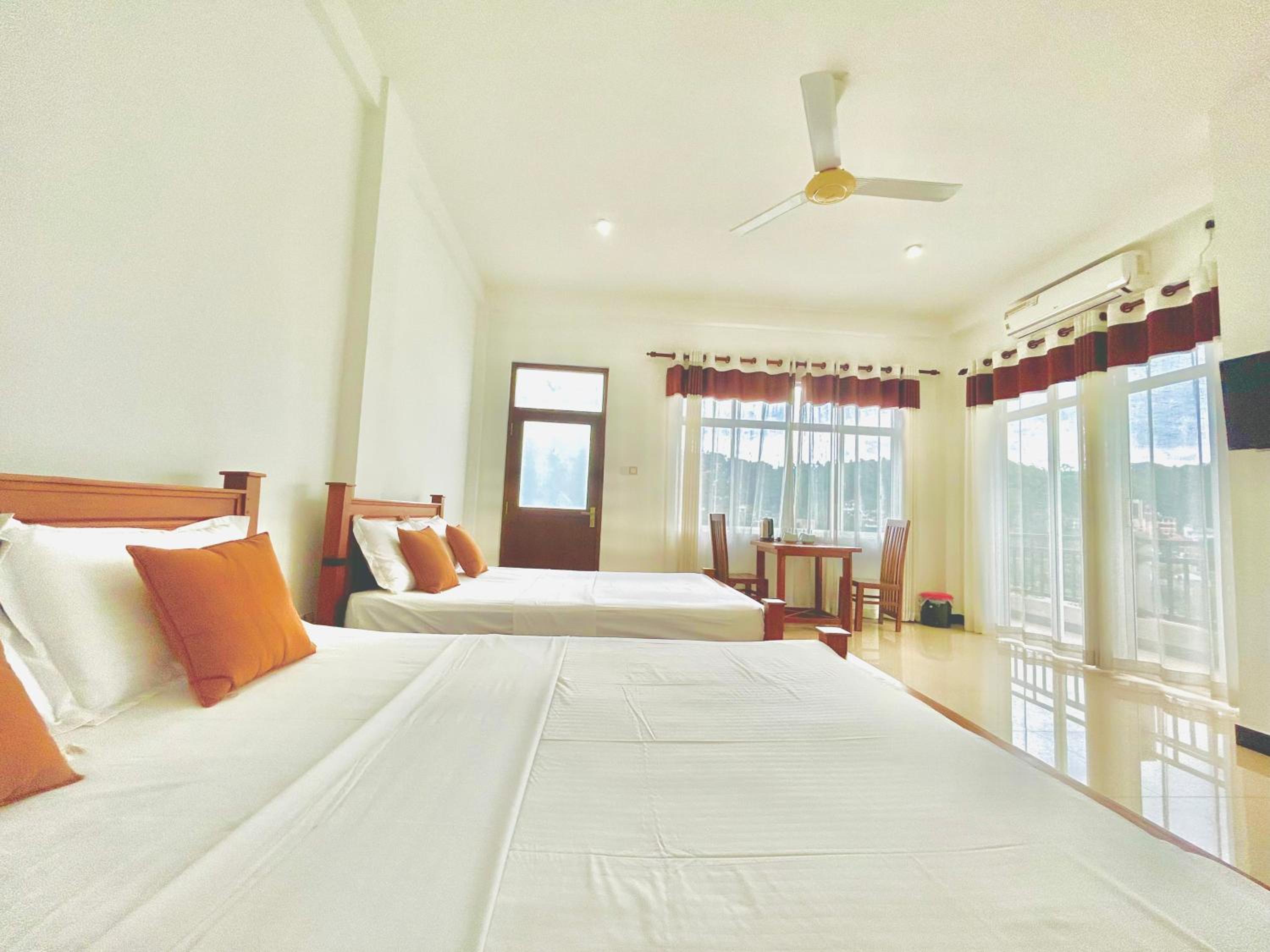 Deluxe Family Room
