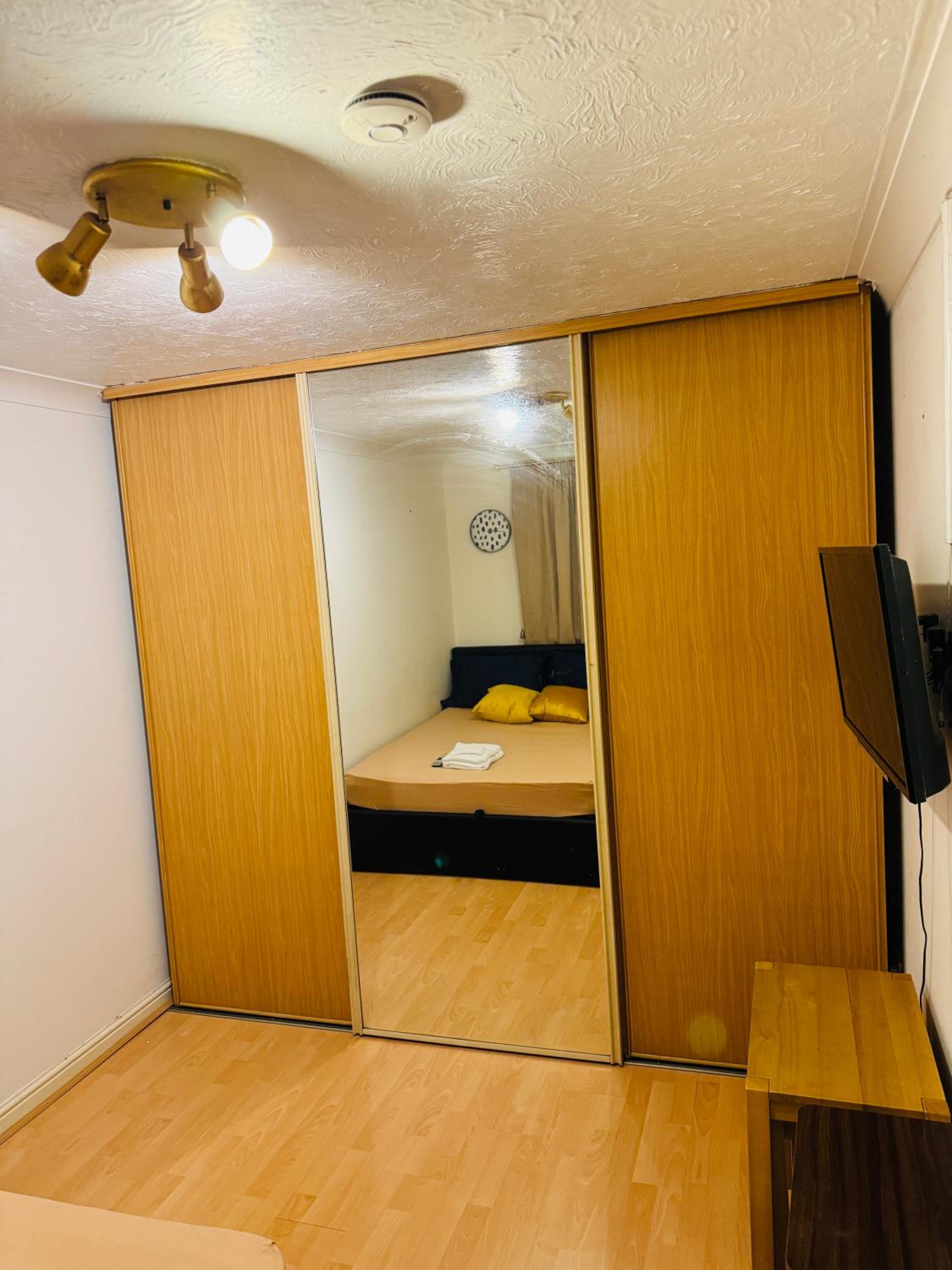 Double Room With Private Bathroom photo 1