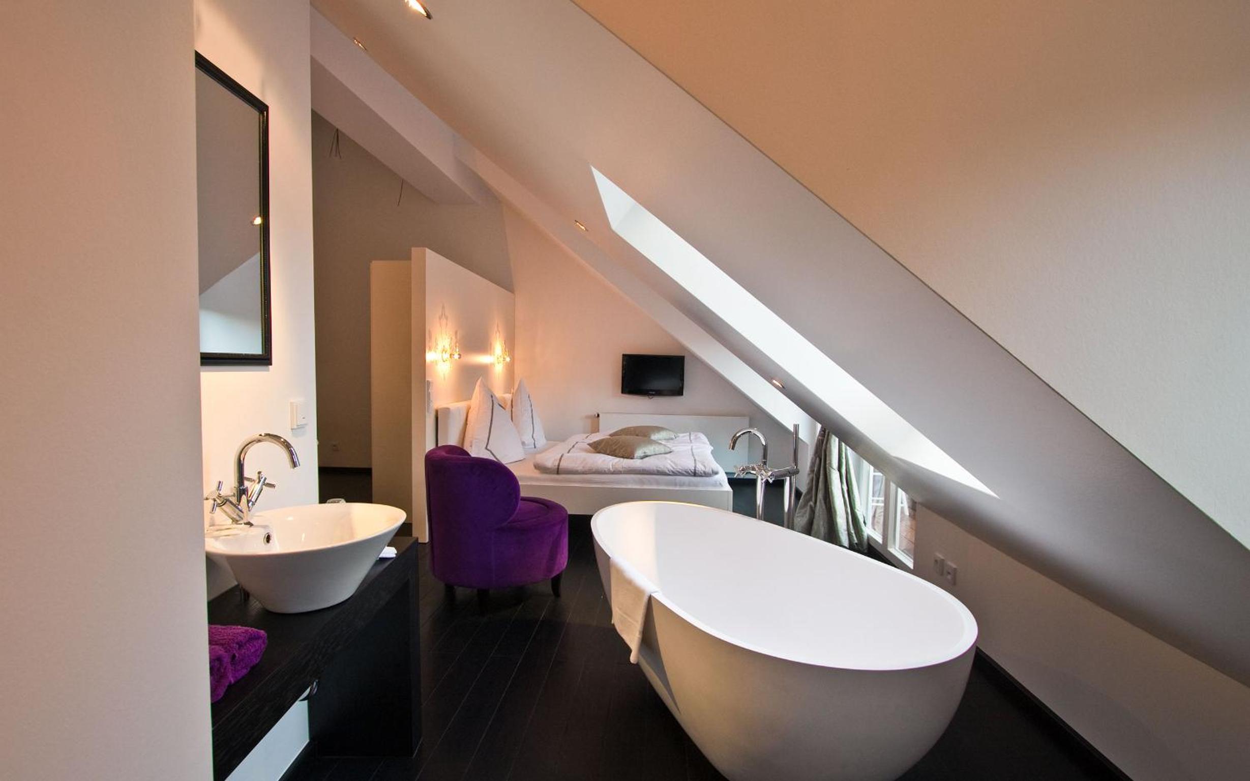 Deluxe Double Room with Bath