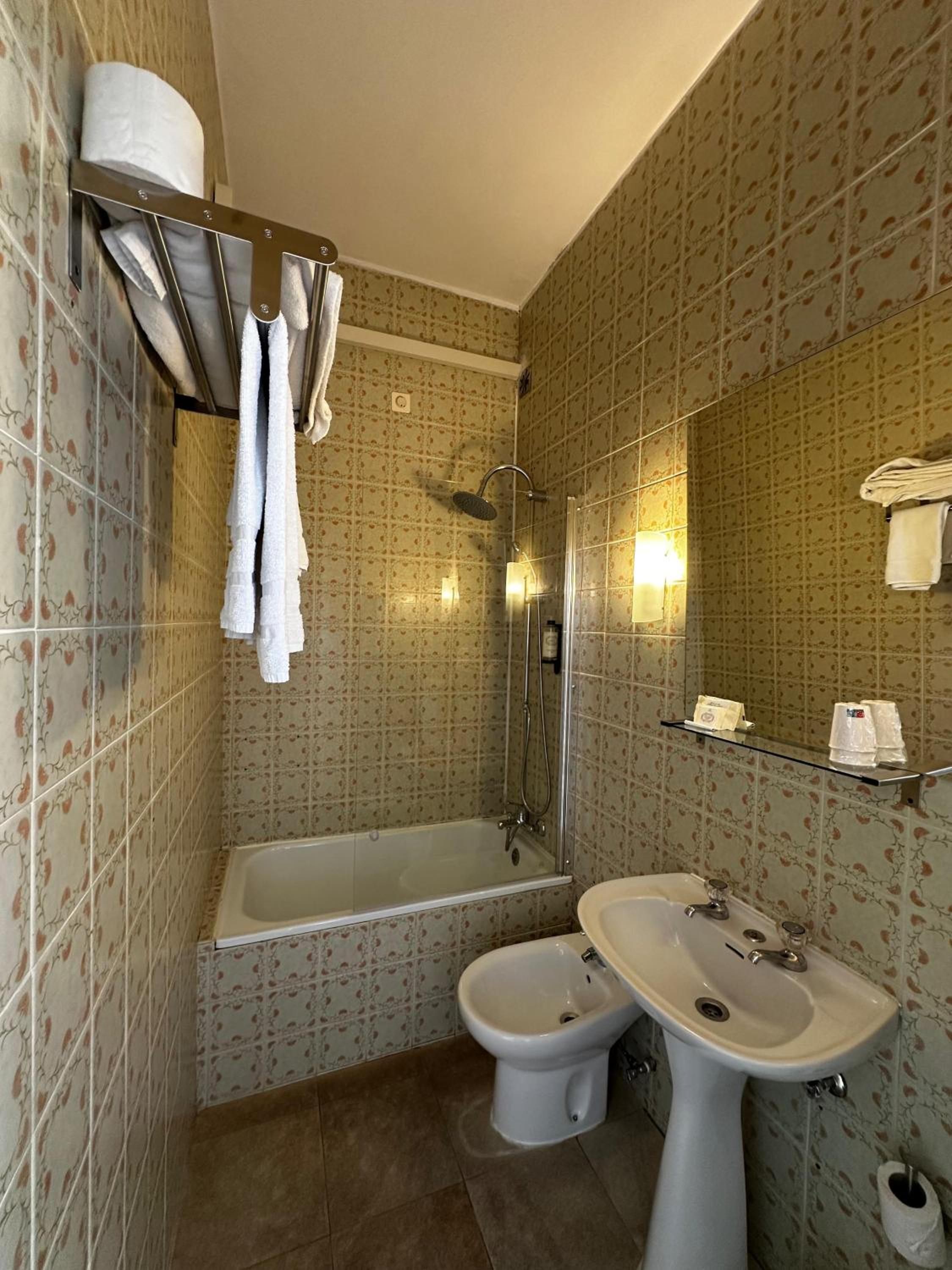 Twin Room with Balcony photo 2