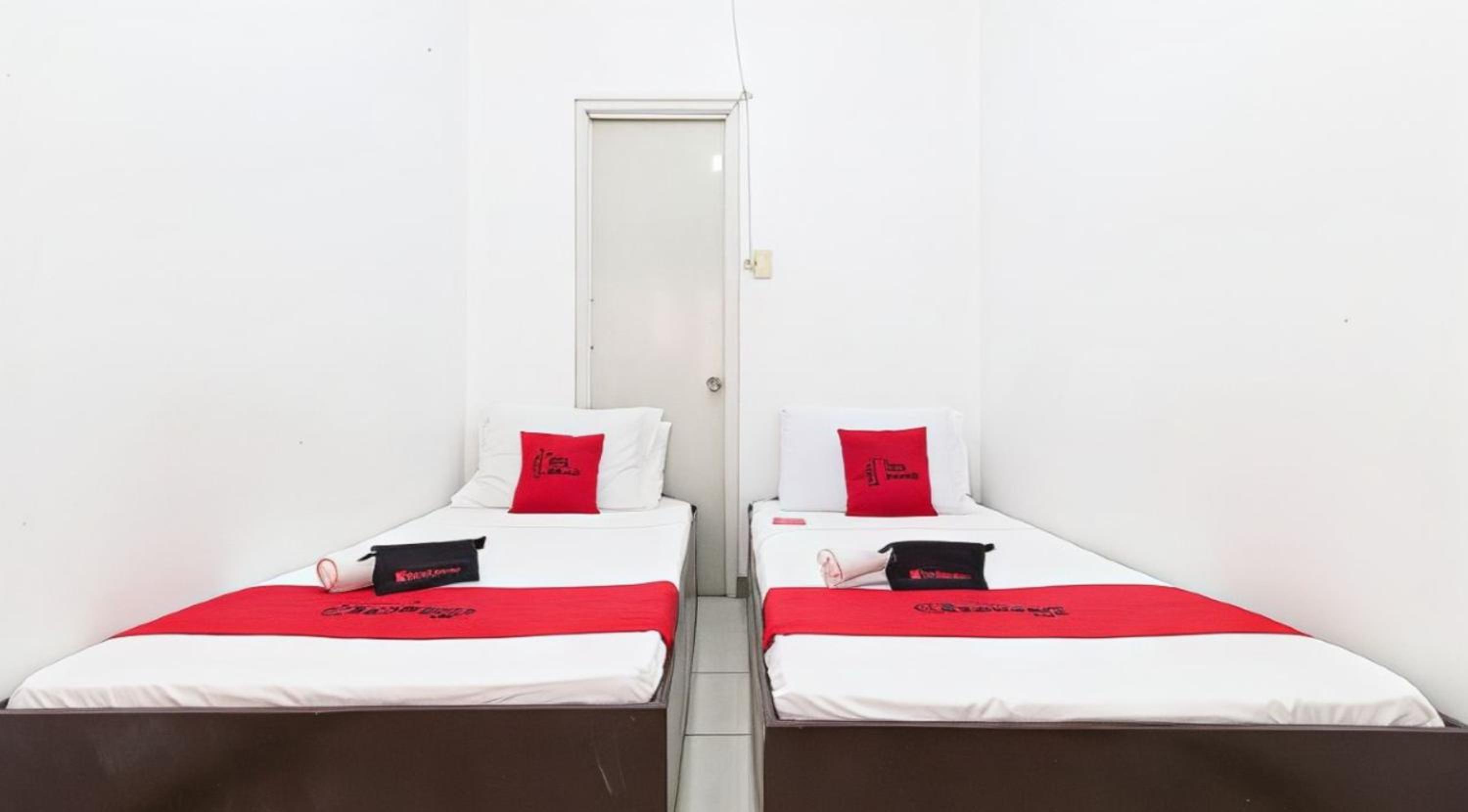 Twin Room - Photo 1