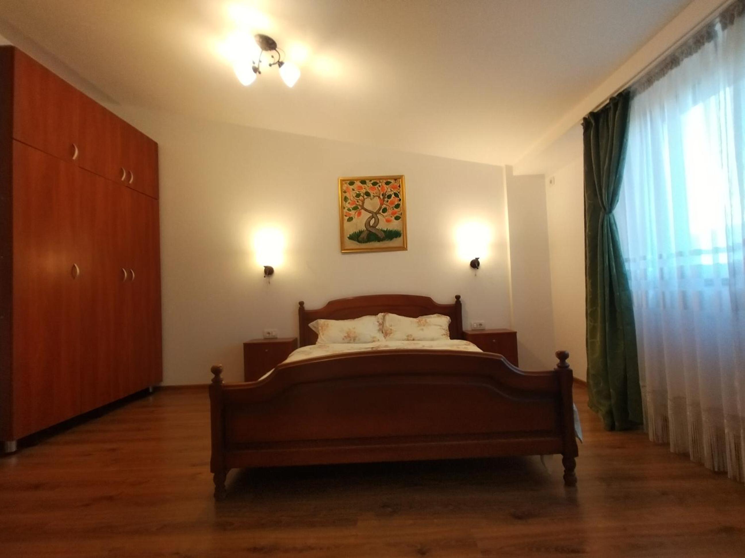 Double Room with Private Bathroom - Photo 13