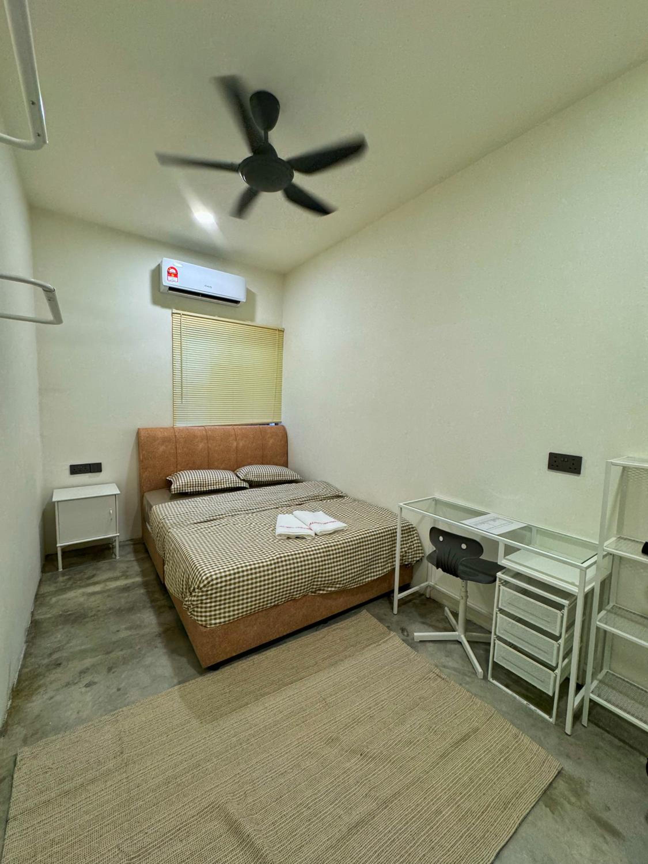 Double Room with Shared Bathroom photo 1