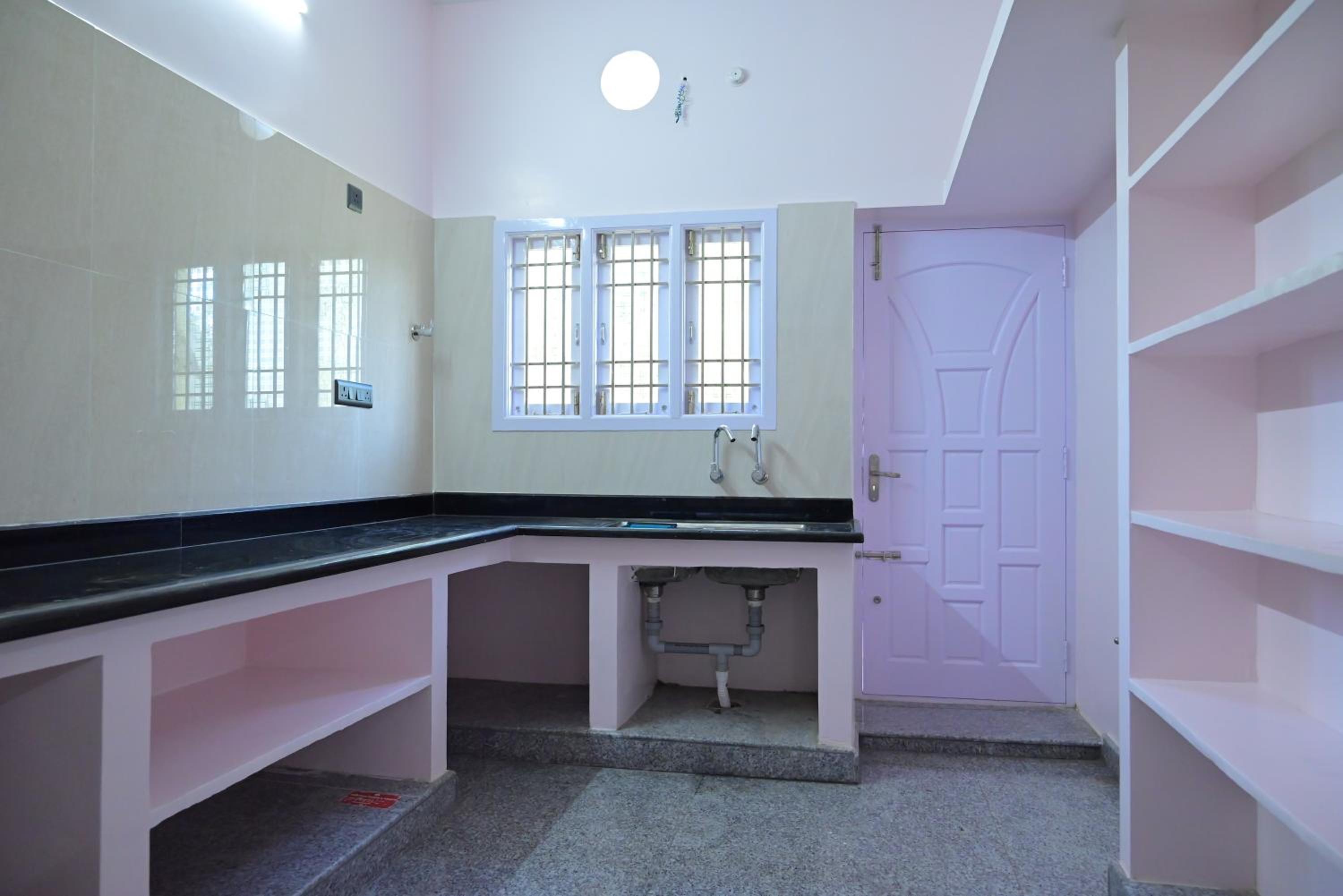Two-Bedroom Apartment With Balcony photo 3
