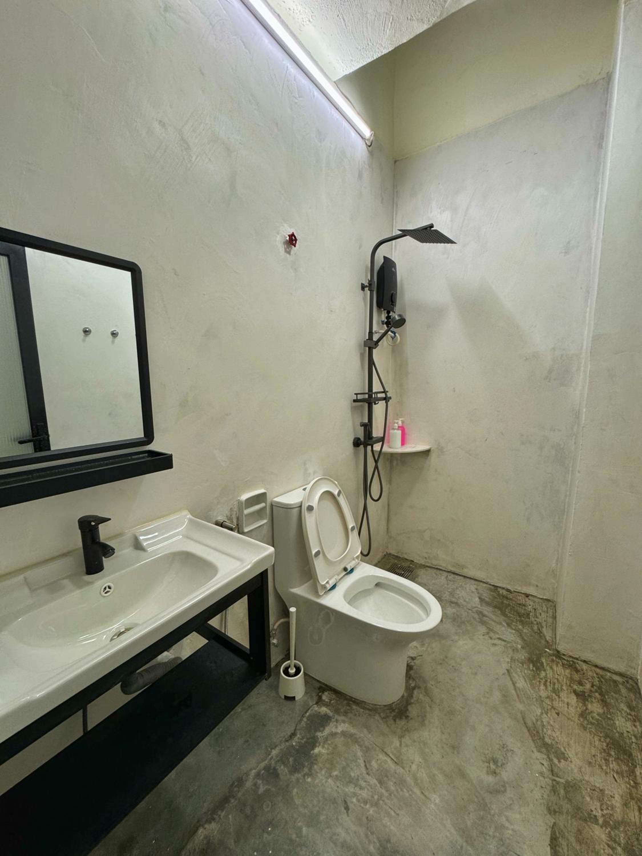 Double Room with Shared Bathroom photo 3