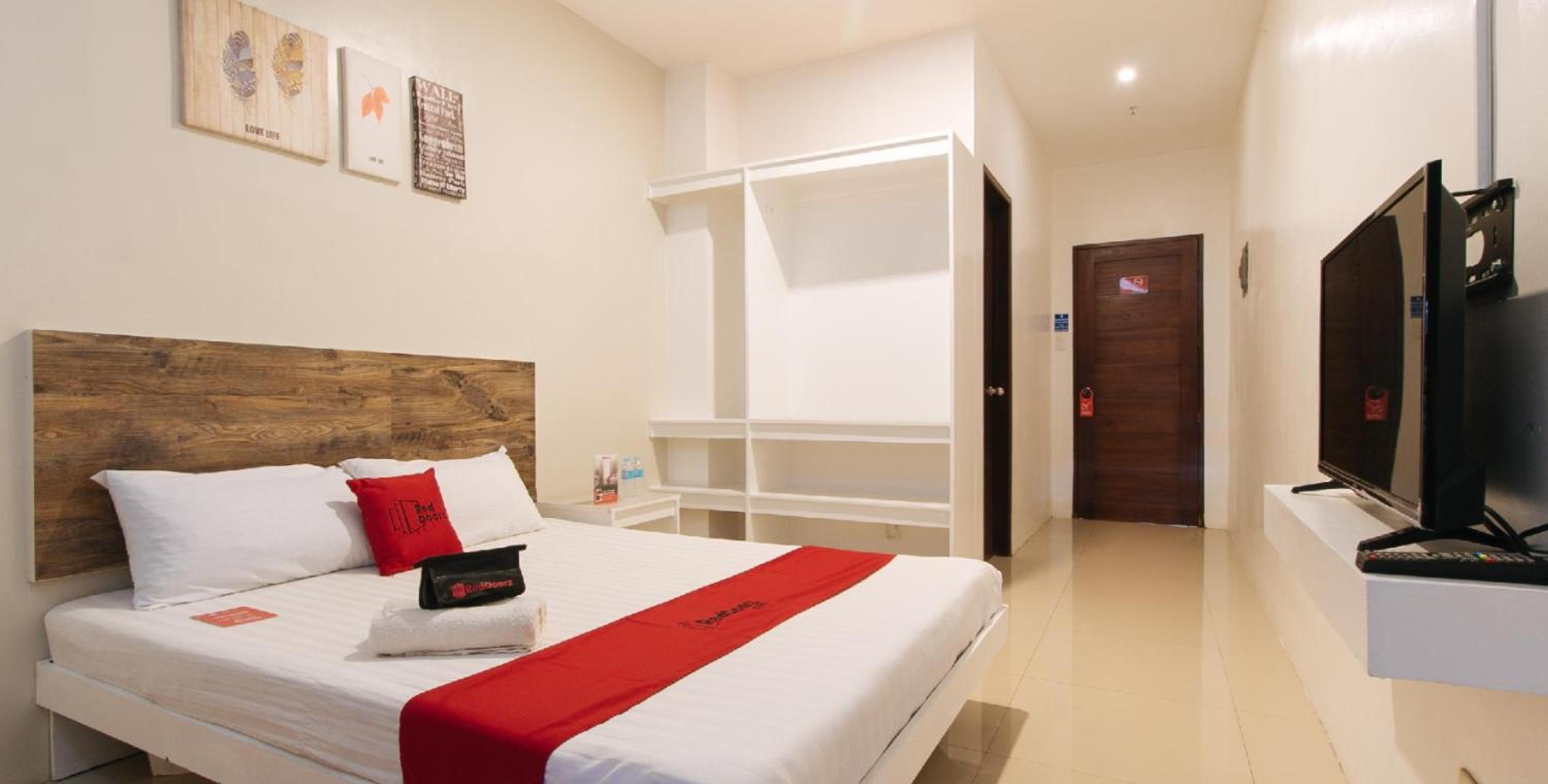 Standard Double Room - Photo 8