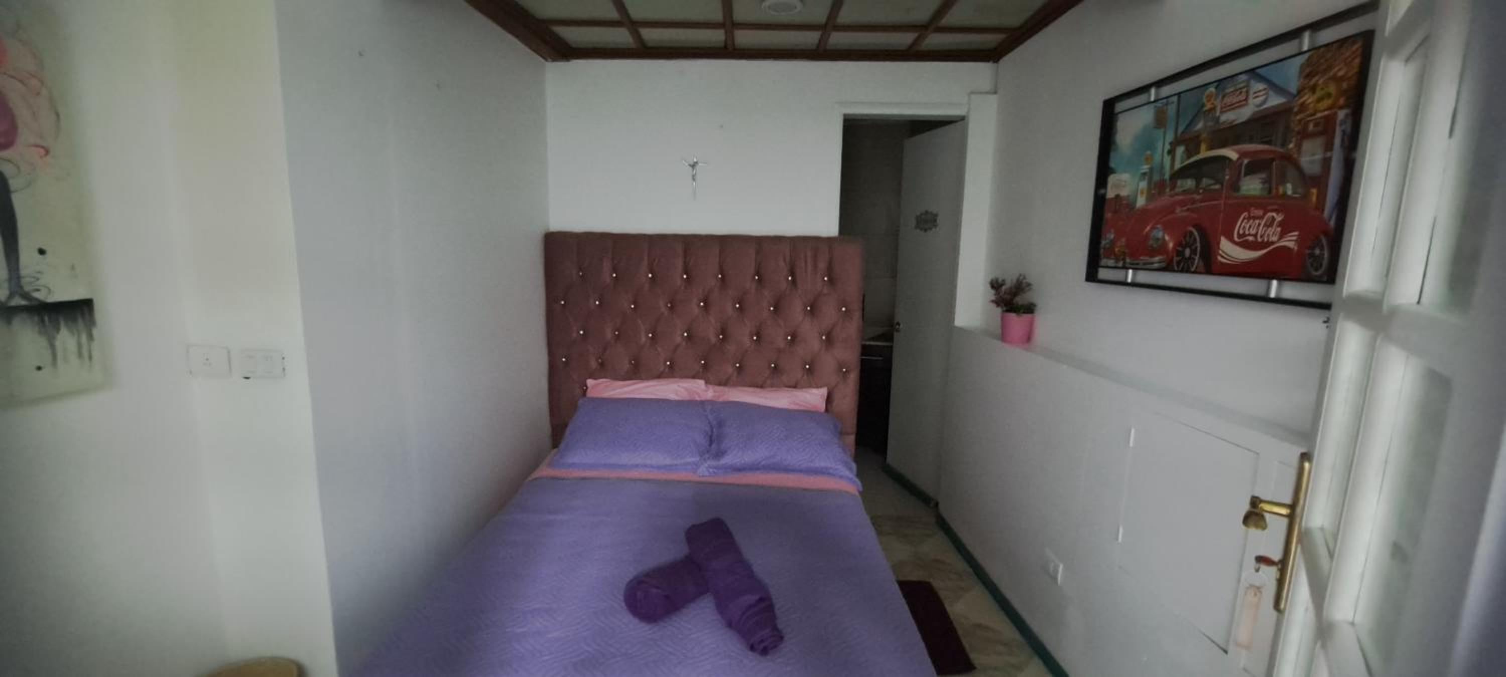 Budget Double Room - Photo 19