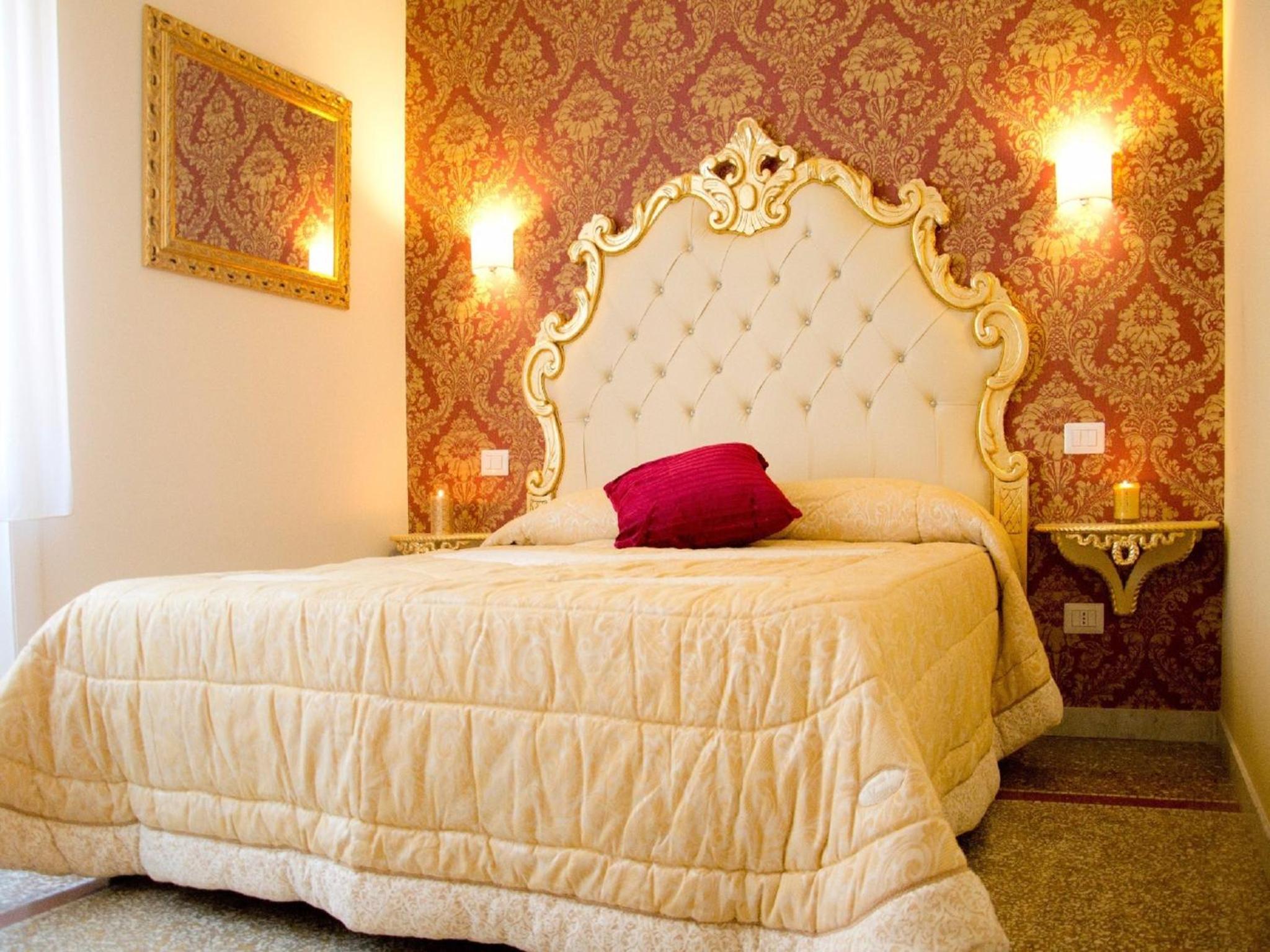 Double Room with Private Bathroom photo 1