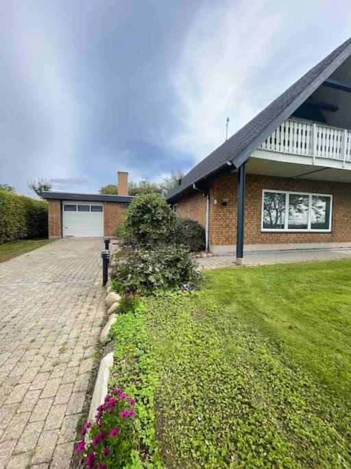 Villa photo 1