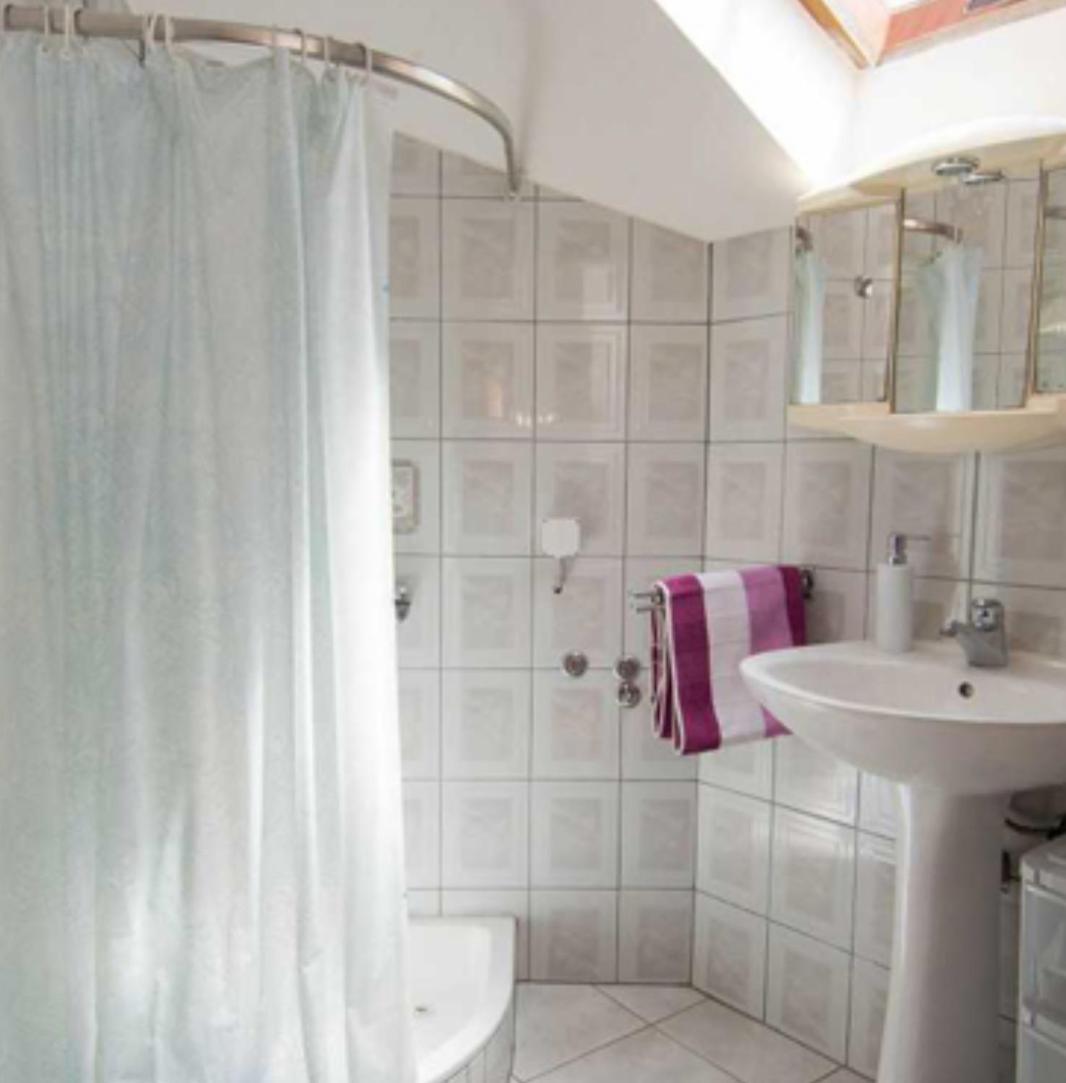 Two-Bedroom Apartment with Balcony photo 2