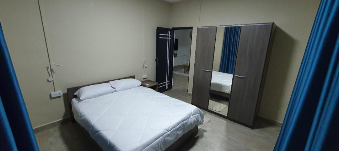 Three-Bedroom House photo 3