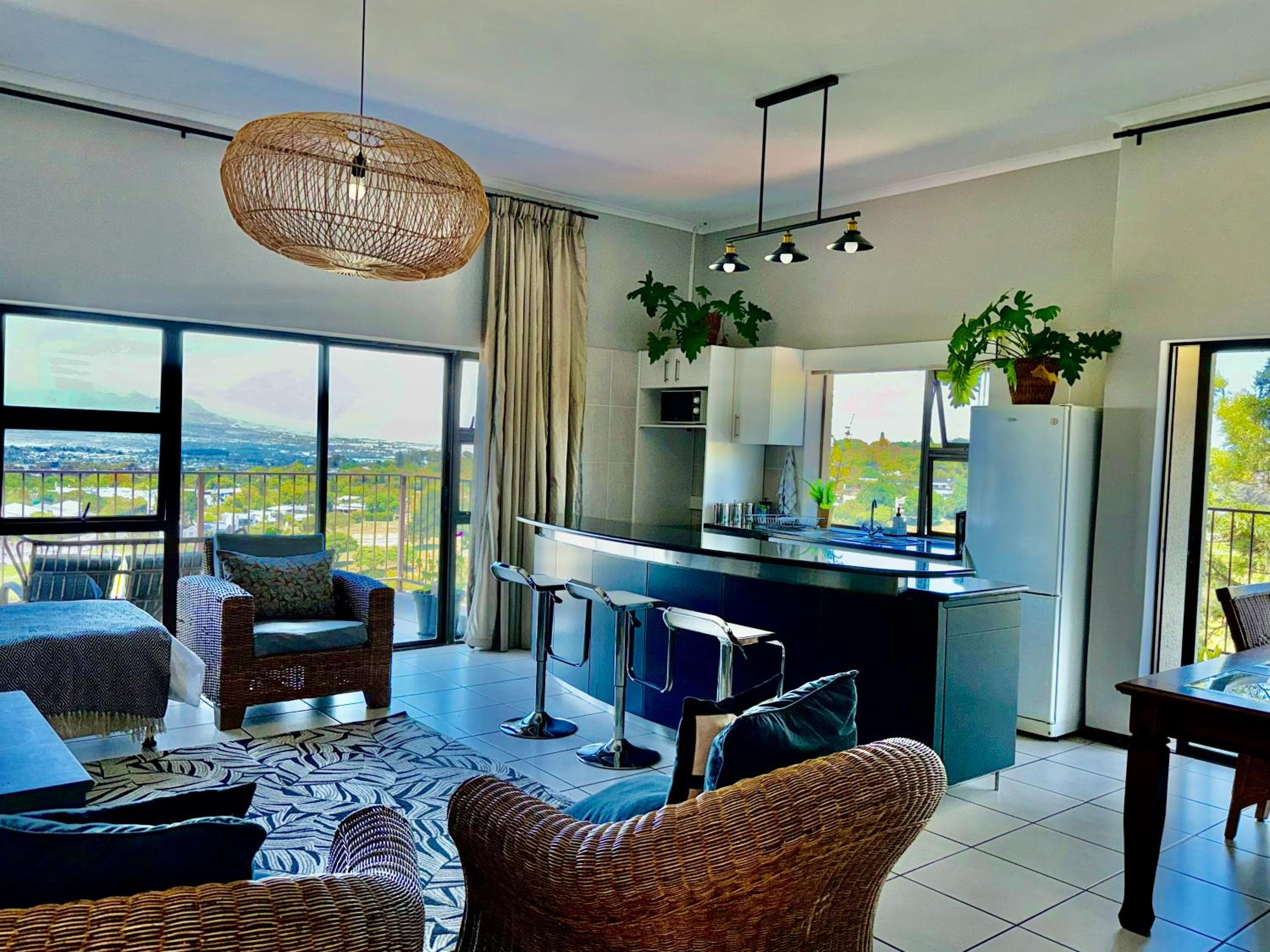Suite with Mountain View - Photo 4